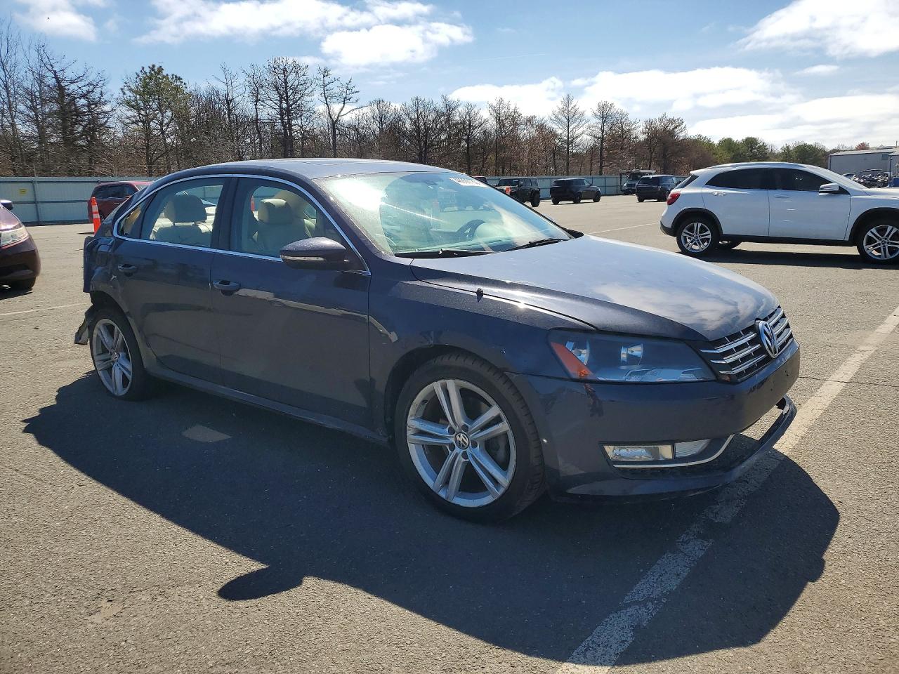 2012 Volkswagen Passat Se Blue vin: 1VWBM7A32CC088628
