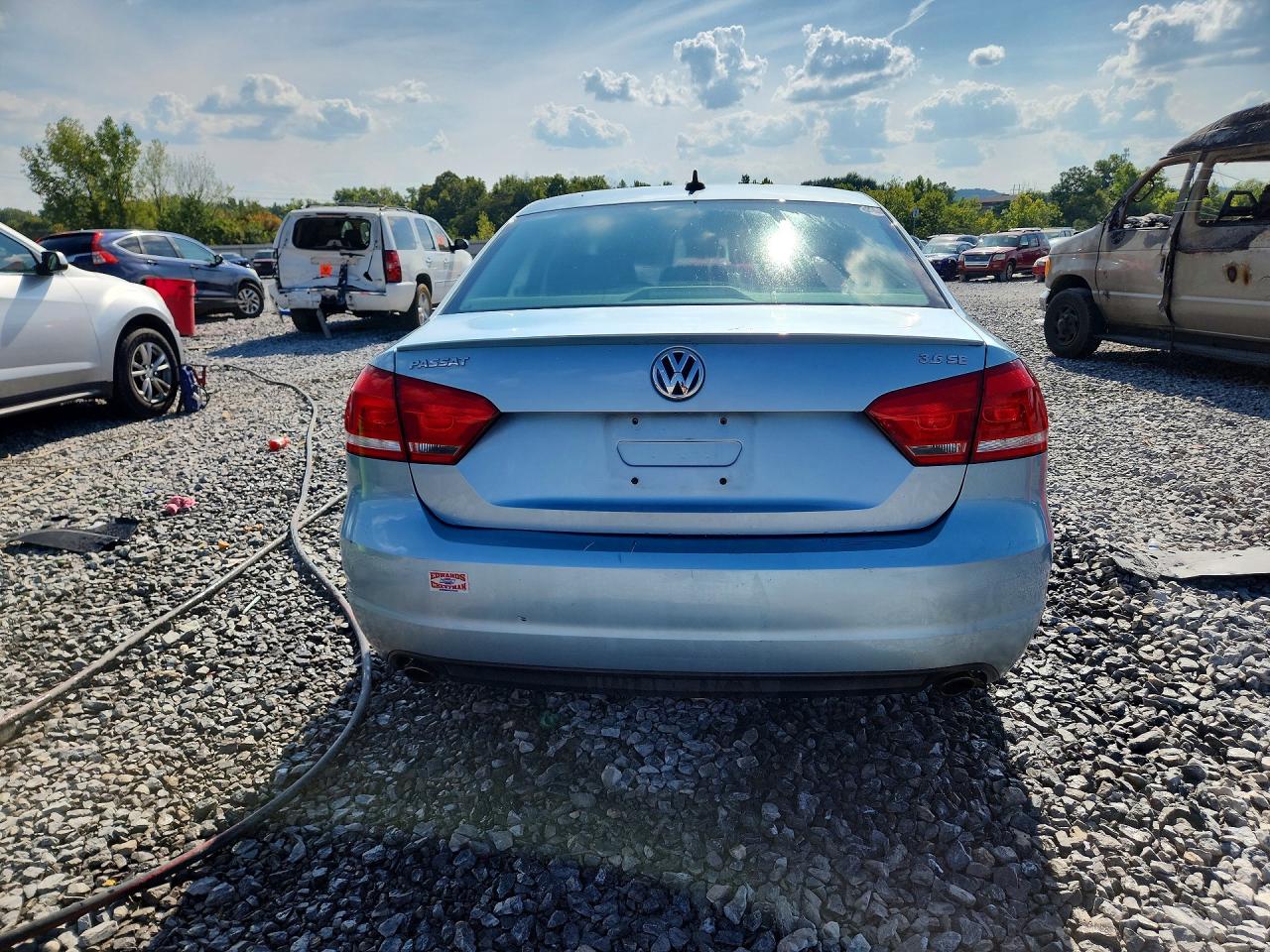 2013 Volkswagen Passat Se Blue vin: 1VWBM7A32DC051919