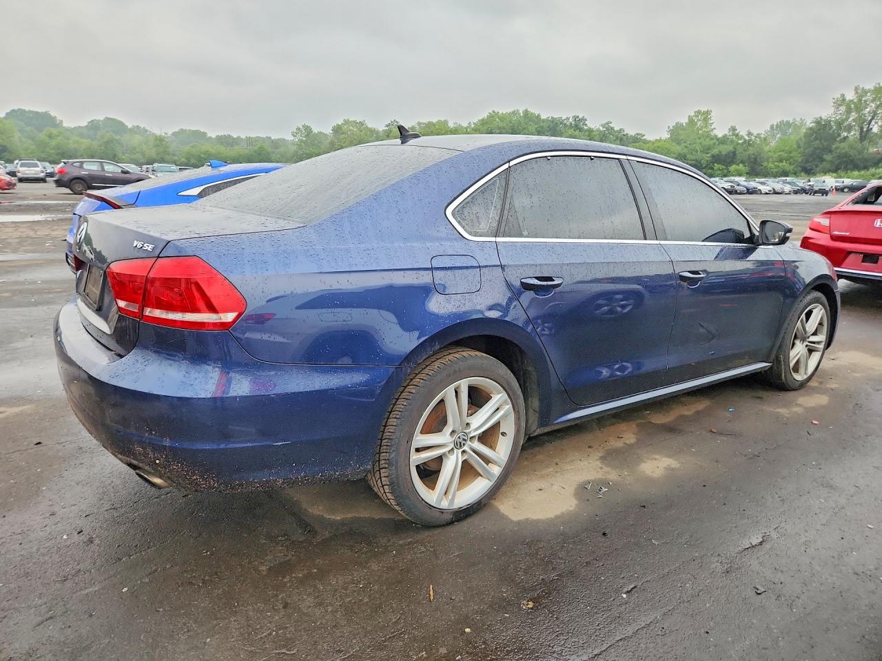 2014 Volkswagen Passat Se Blue vin: 1VWBM7A32EC033969