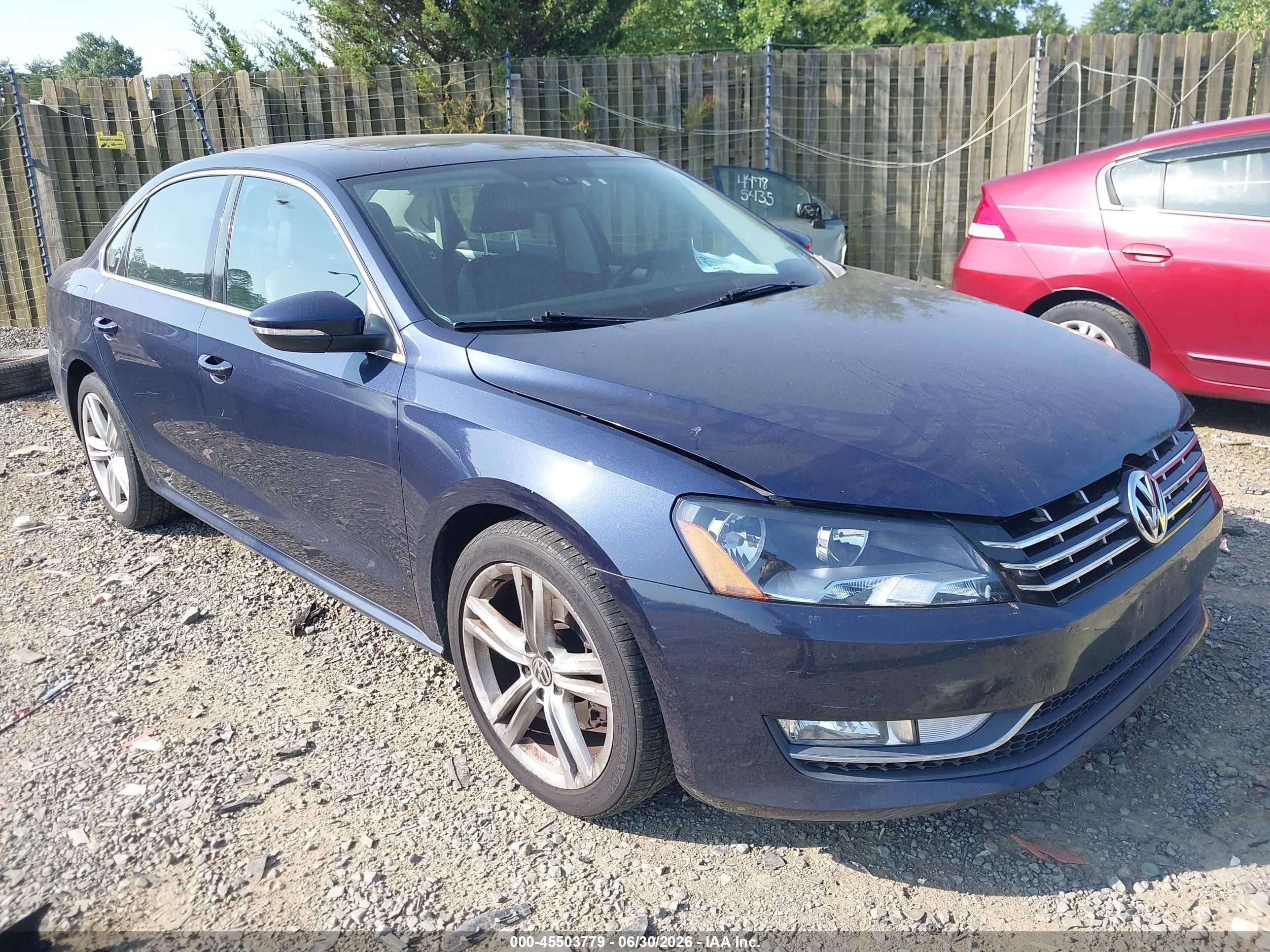 2012 Volkswagen Passat 3.6l V6 Se Dark Blue vin: 1VWBM7A35CC042744