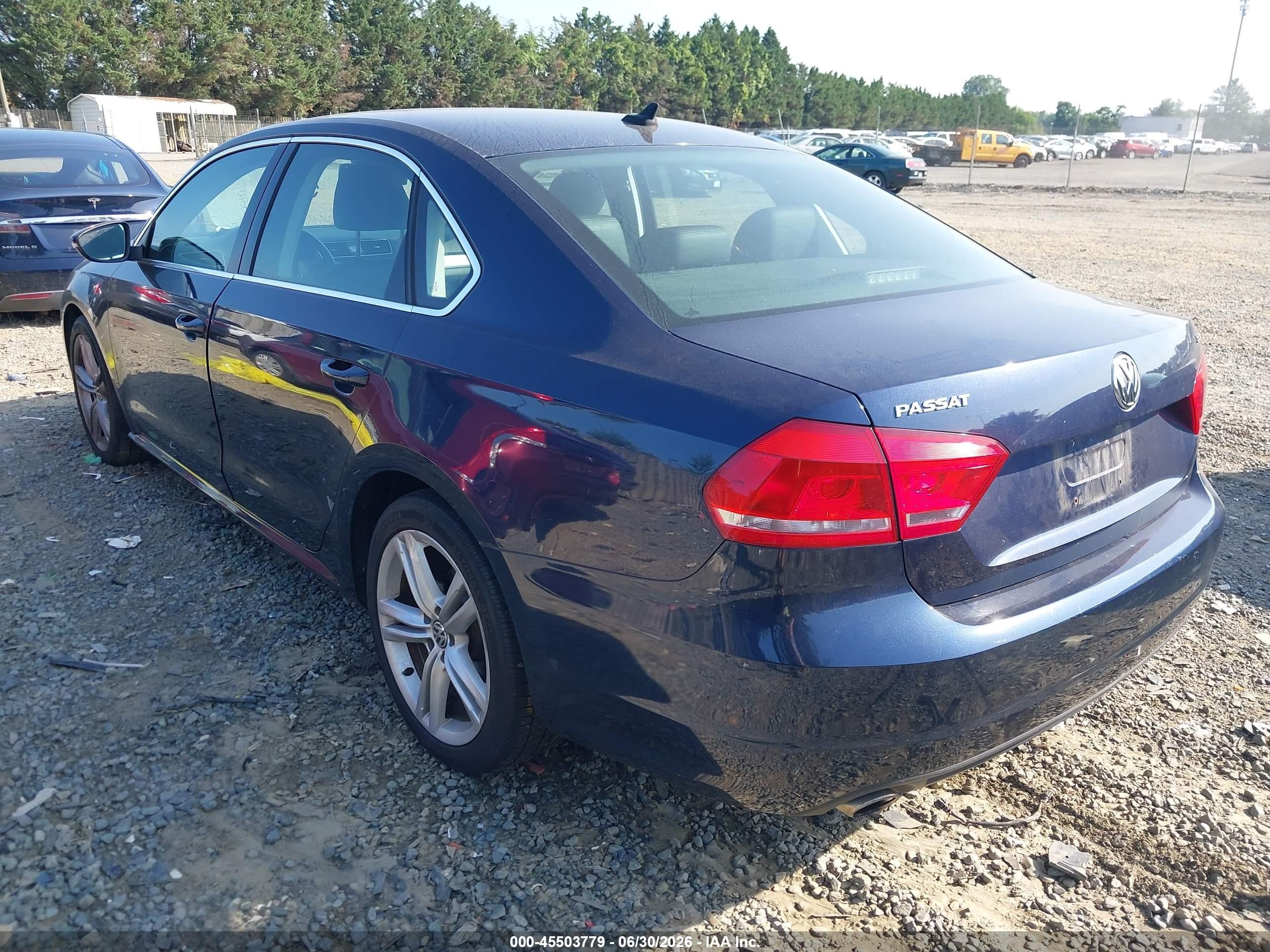 2012 Volkswagen Passat 3.6l V6 Se Dark Blue vin: 1VWBM7A35CC042744