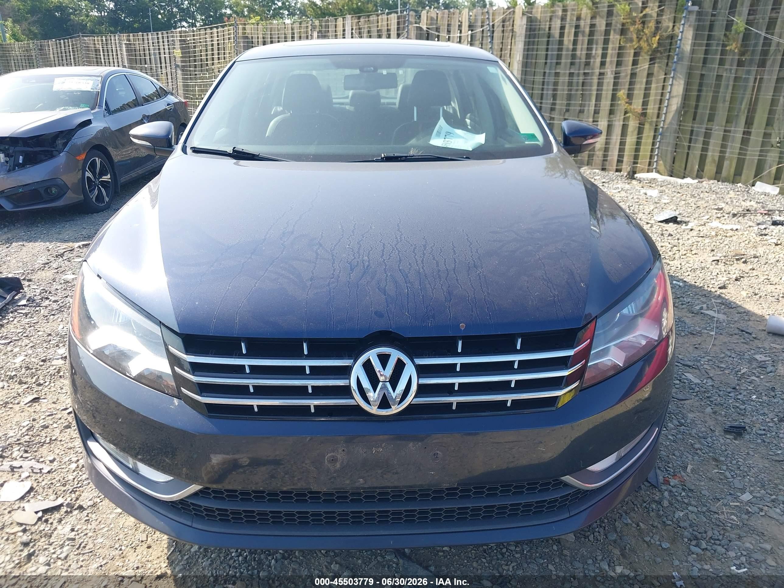 2012 Volkswagen Passat 3.6l V6 Se Dark Blue vin: 1VWBM7A35CC042744