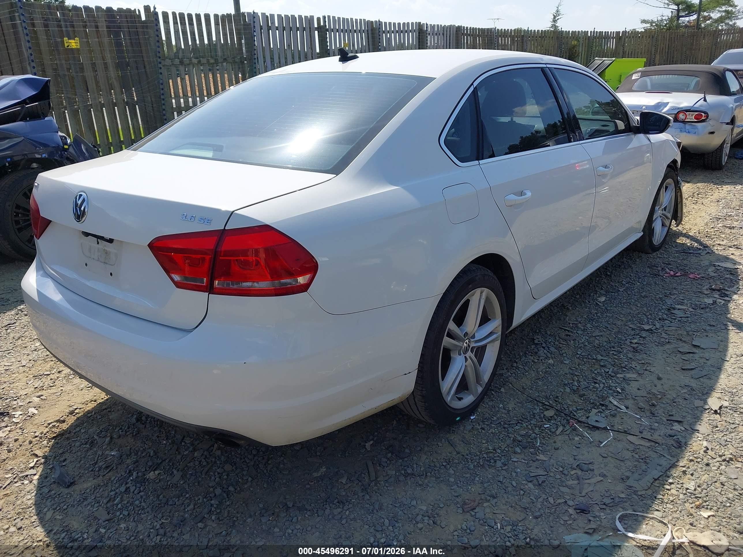 2012 Volkswagen Passat 3.6l V6 Se White vin: 1VWBM7A39CC094023
