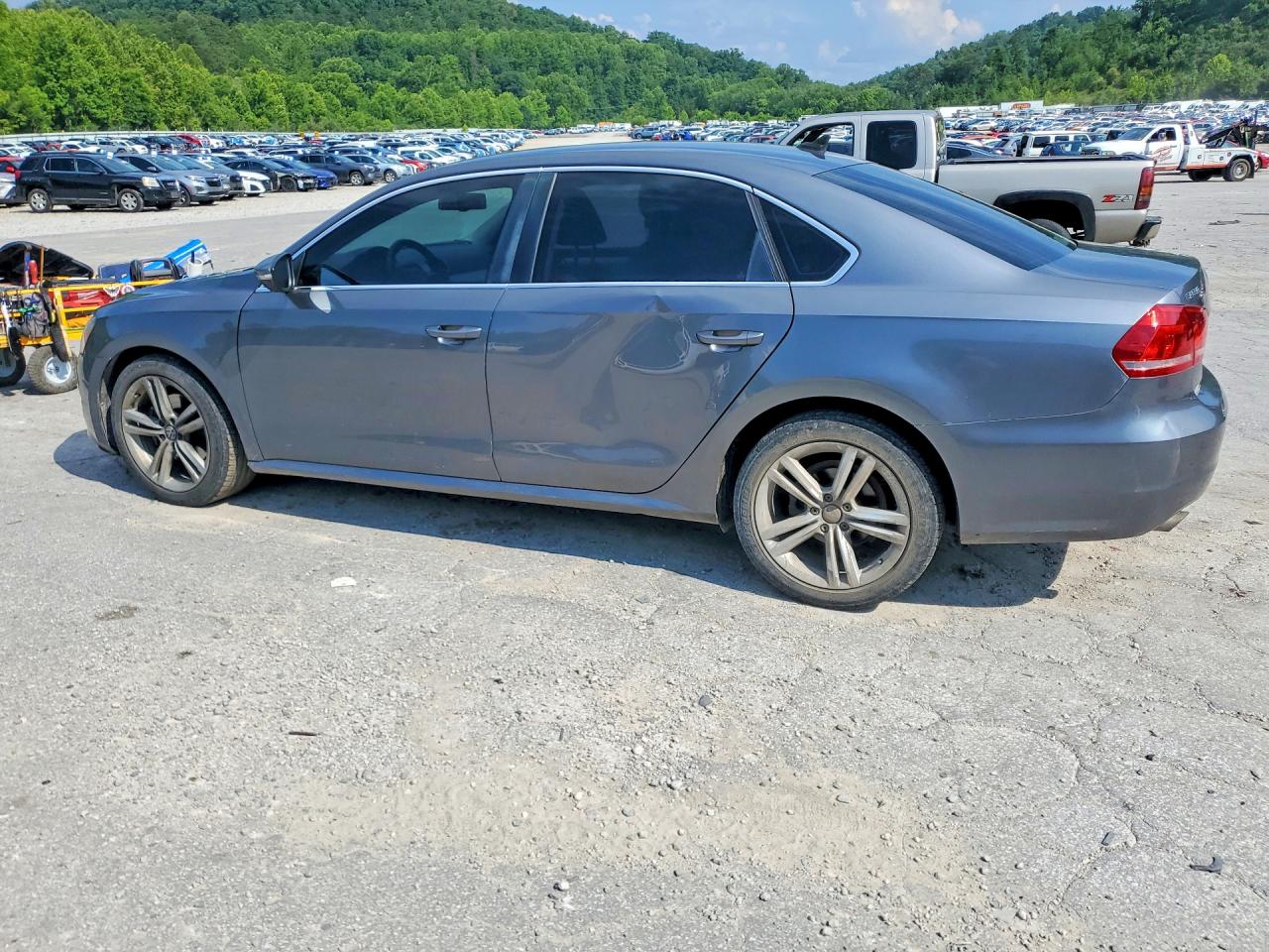 2012 Volkswagen Passat Se Gray vin: 1VWBM7A3XCC047275