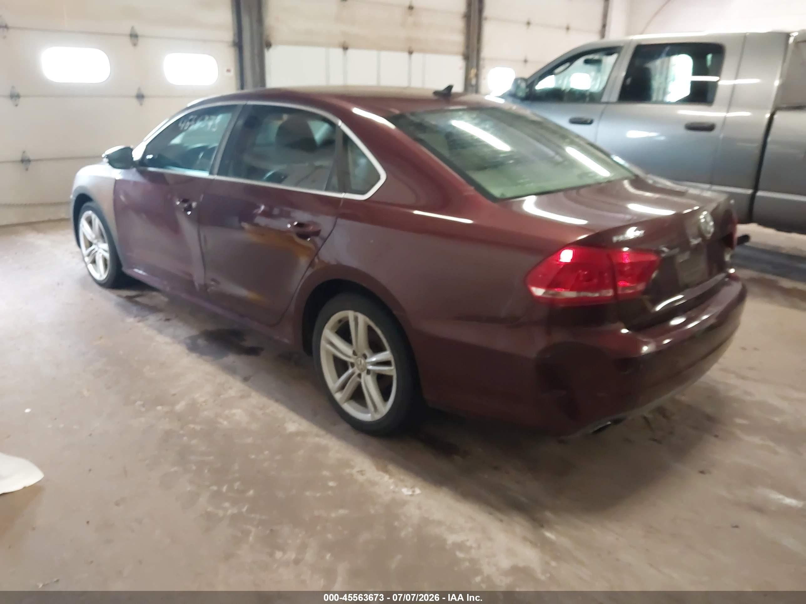 2012 Volkswagen Passat 3.6l V6 Se Красный vin: 1VWBM7A3XCC091955