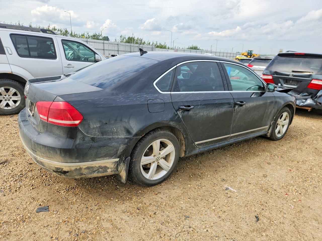 2013 Volkswagen Passat Se Black vin: 1VWBN7A30DC035344