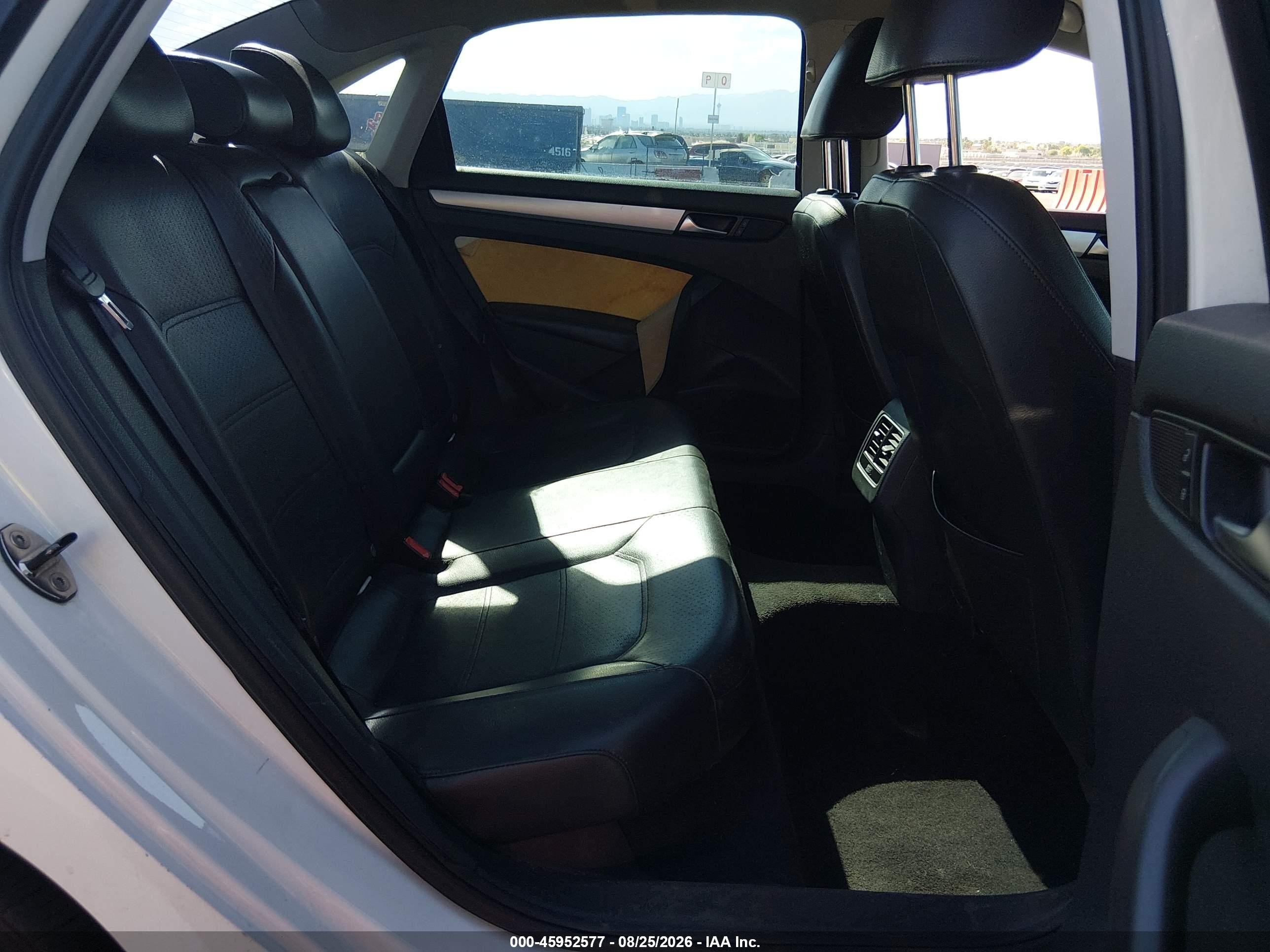 2013 Volkswagen Passat 2.0l Tdi Se White vin: 1VWBN7A30DC131152