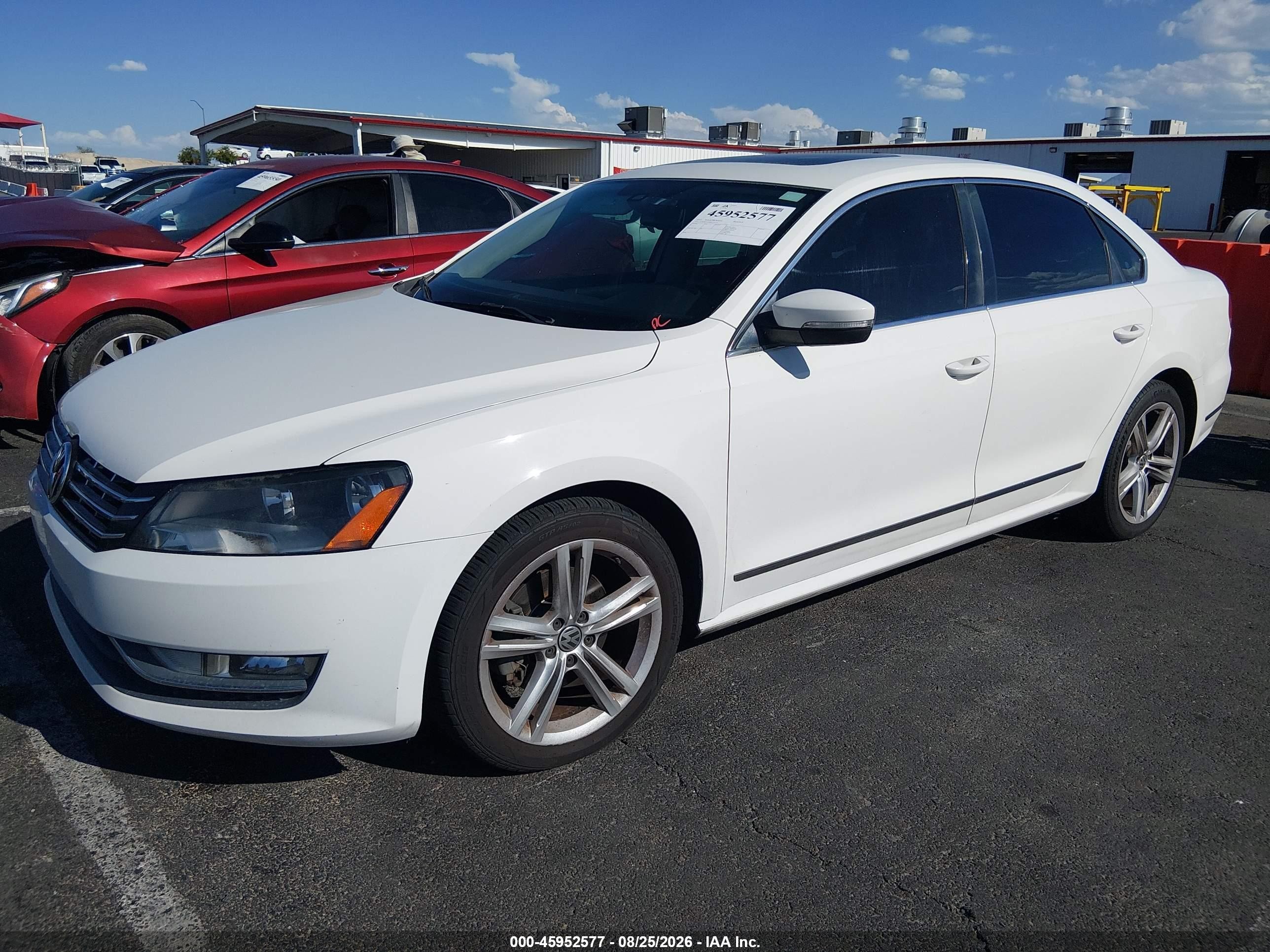 2013 Volkswagen Passat 2.0l Tdi Se White vin: 1VWBN7A30DC131152