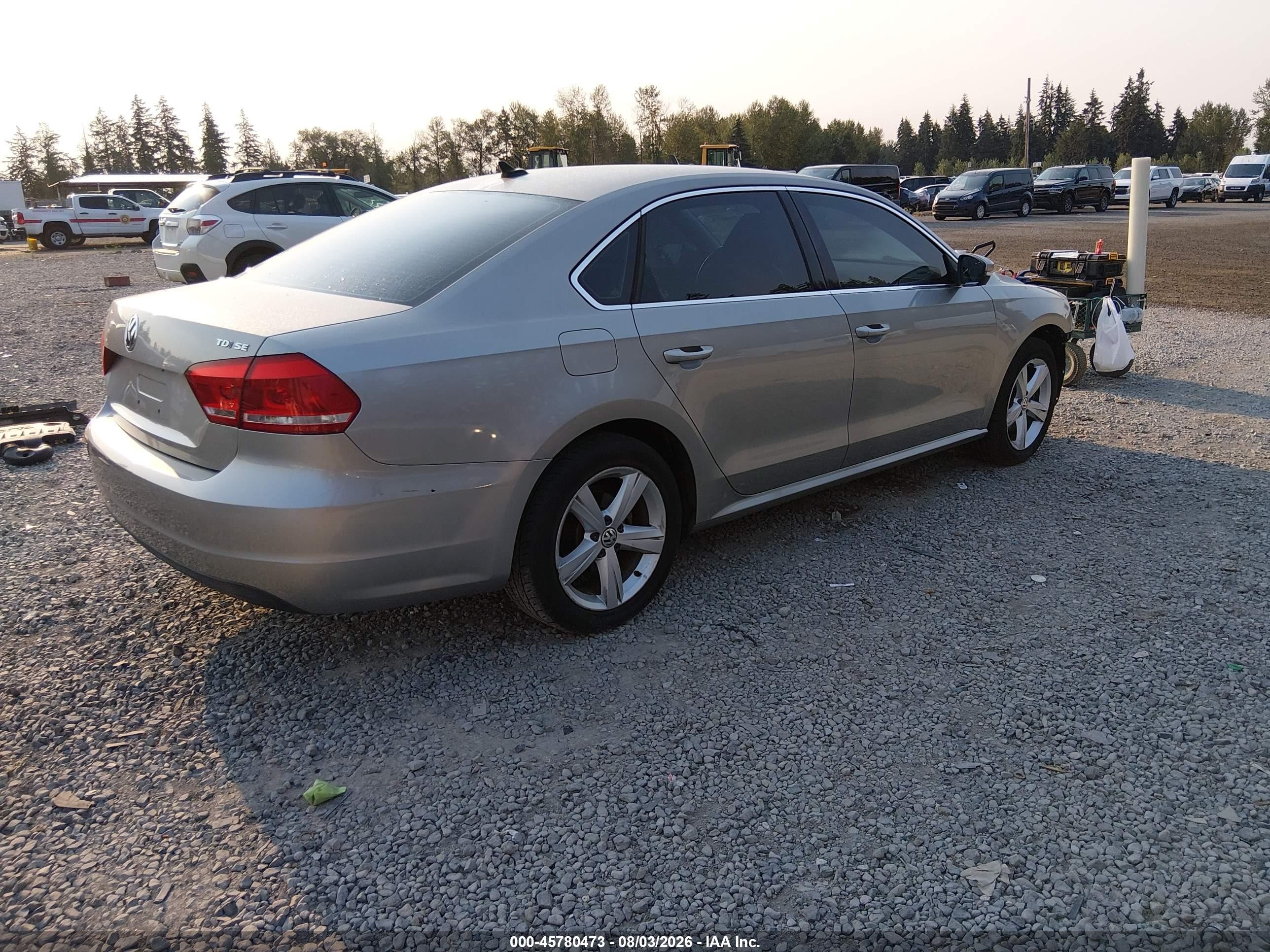 2013 Volkswagen Passat 2.0l Tdi Se Silver vin: 1VWBN7A30DC148386