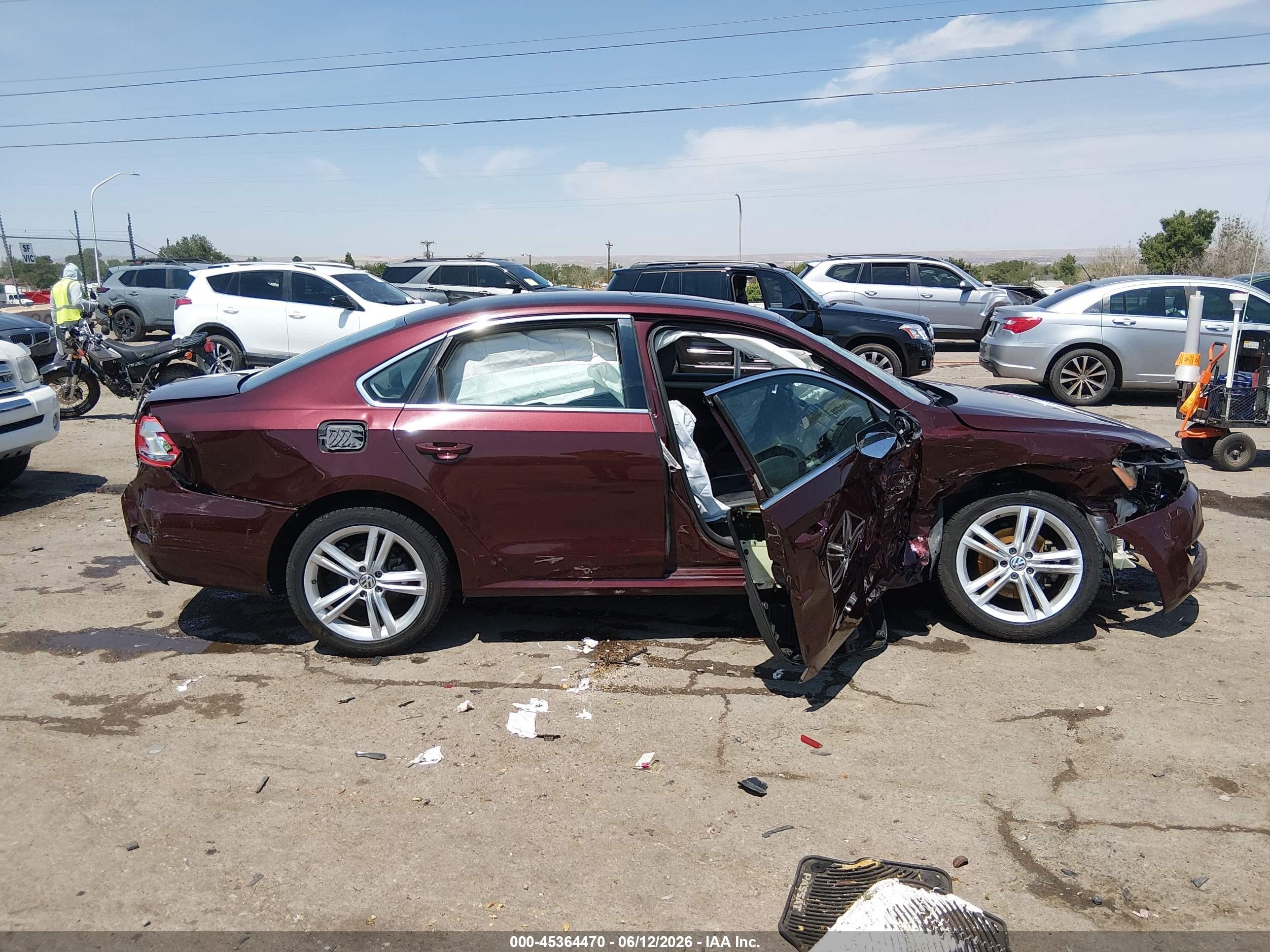 2014 Volkswagen Passat 2.0l Tdi Se Red vin: 1VWBN7A30EC072203