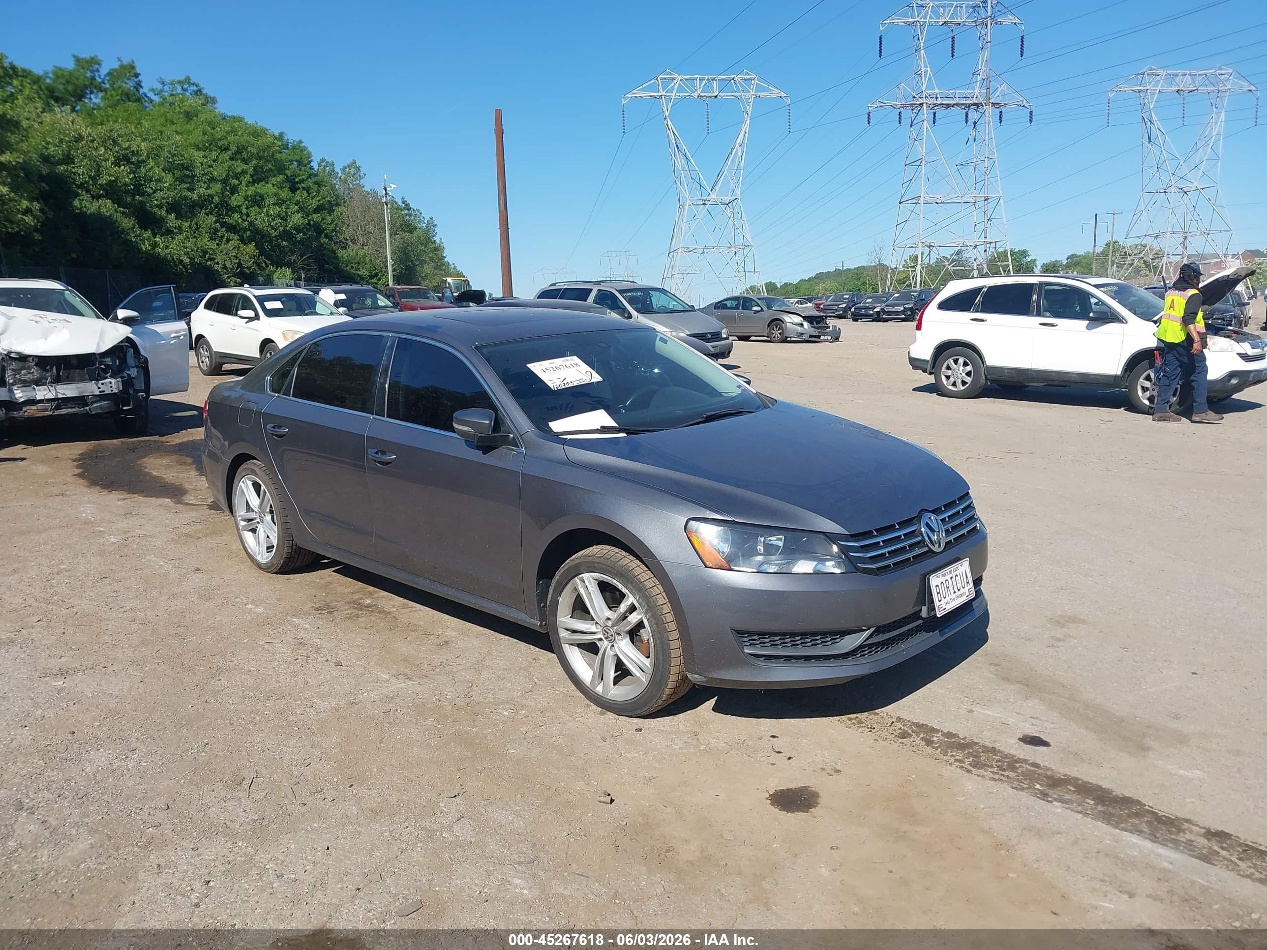2014 Volkswagen Passat 2.0l Tdi Se Gray vin: 1VWBN7A30EC106768