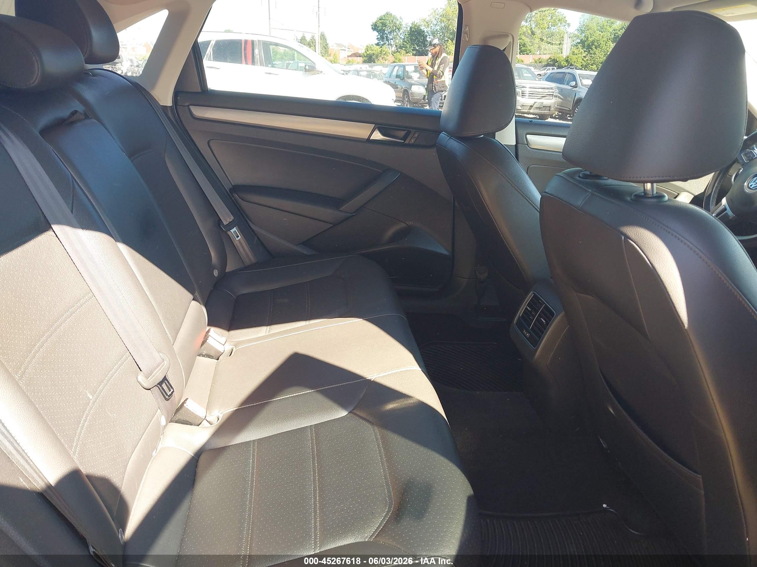 2014 Volkswagen Passat 2.0l Tdi Se Gray vin: 1VWBN7A30EC106768