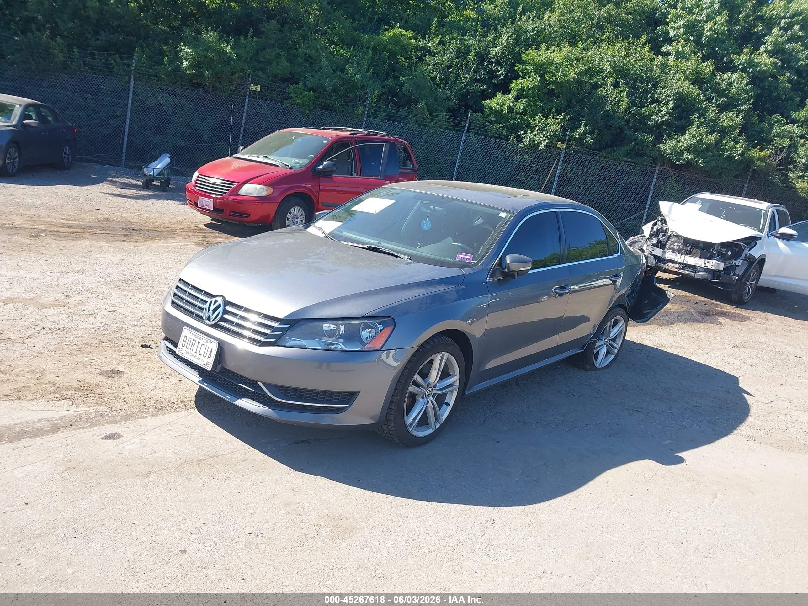2014 Volkswagen Passat 2.0l Tdi Se Gray vin: 1VWBN7A30EC106768