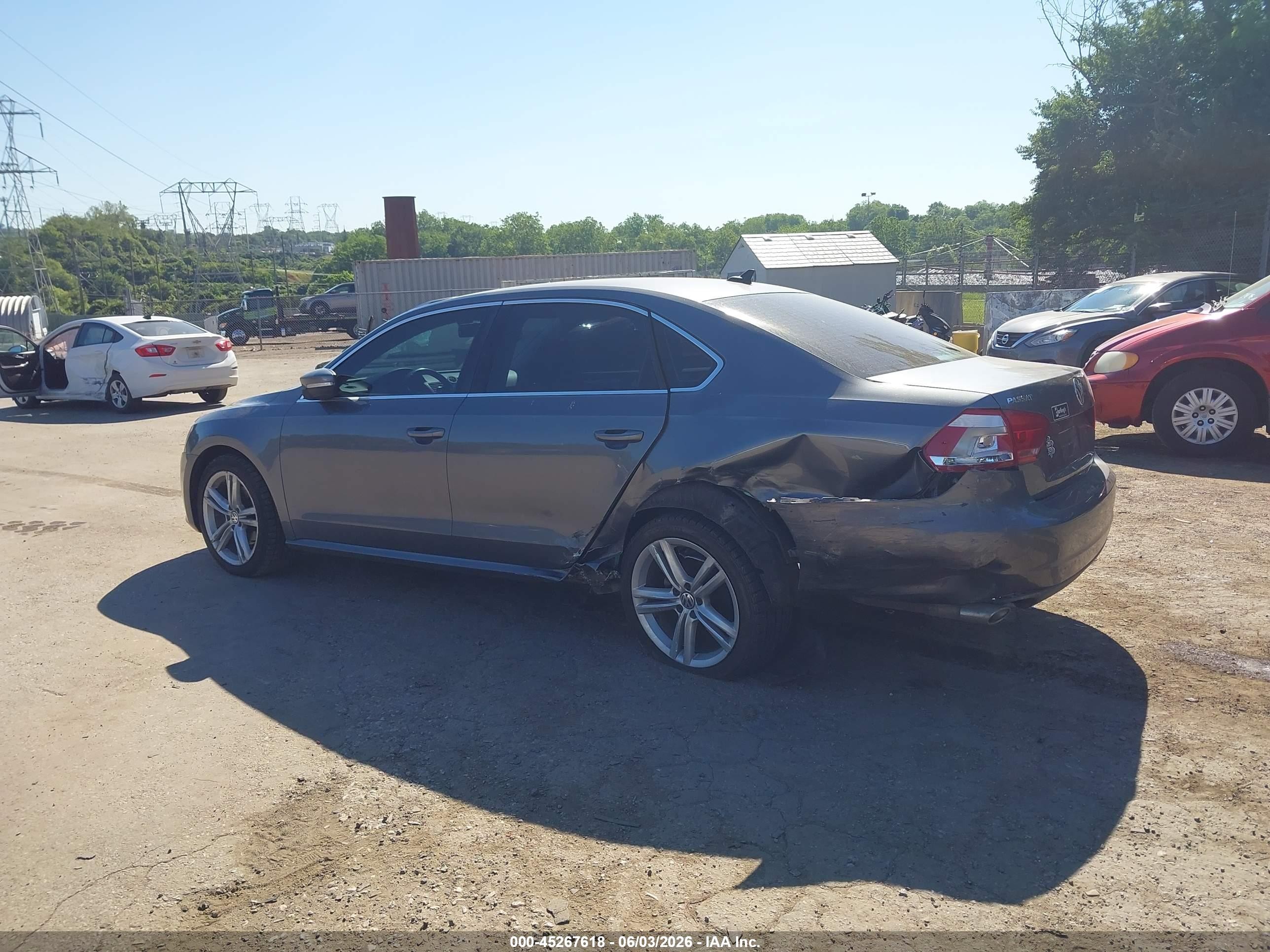2014 Volkswagen Passat 2.0l Tdi Se Gray vin: 1VWBN7A30EC106768