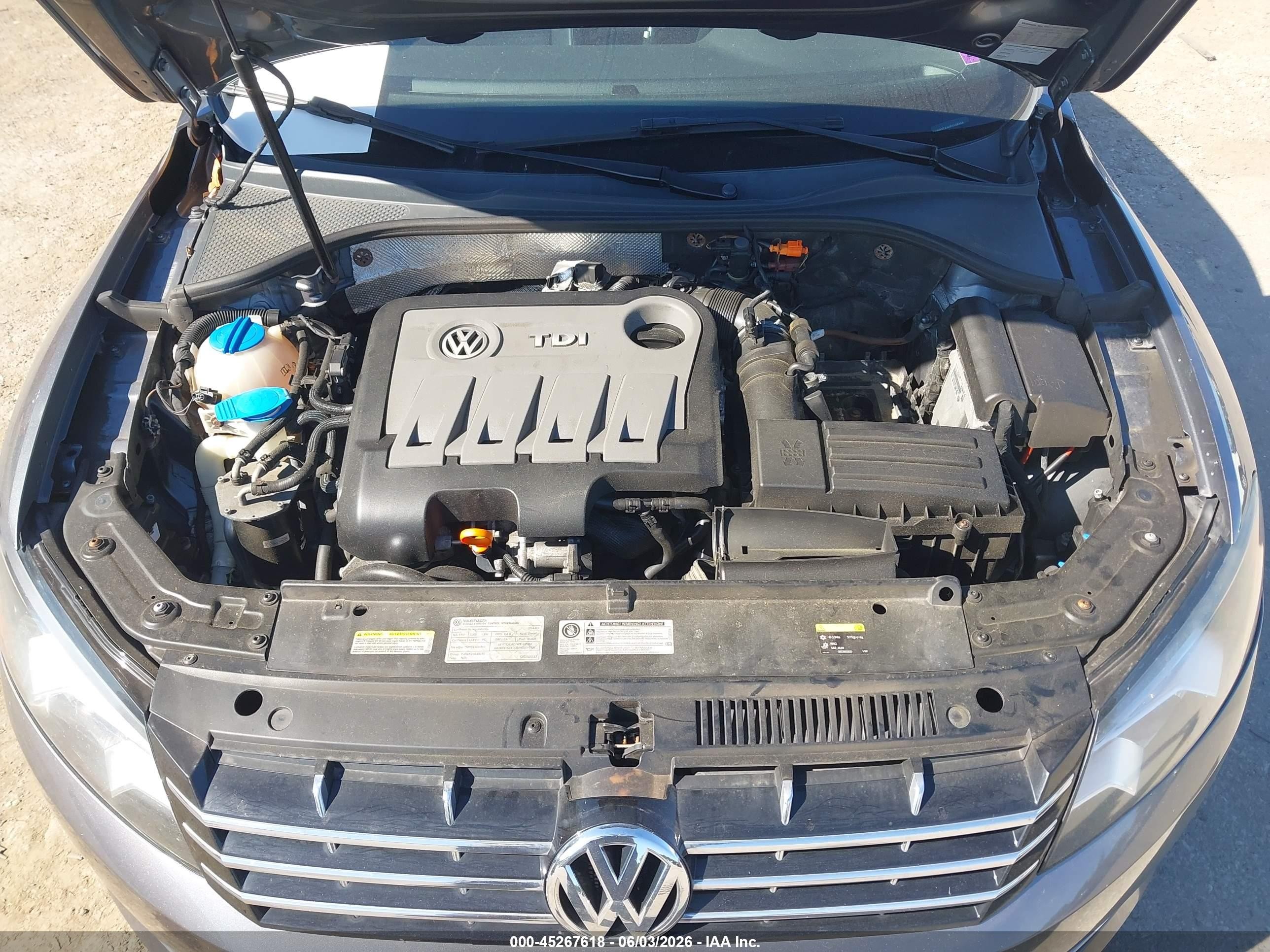 2014 Volkswagen Passat 2.0l Tdi Se Gray vin: 1VWBN7A30EC106768