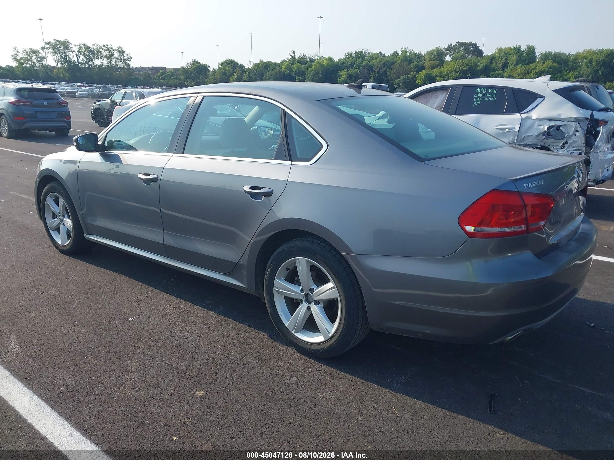 2013 Volkswagen Passat 2.0l Tdi Se Gray vin: 1VWBN7A31DC012753