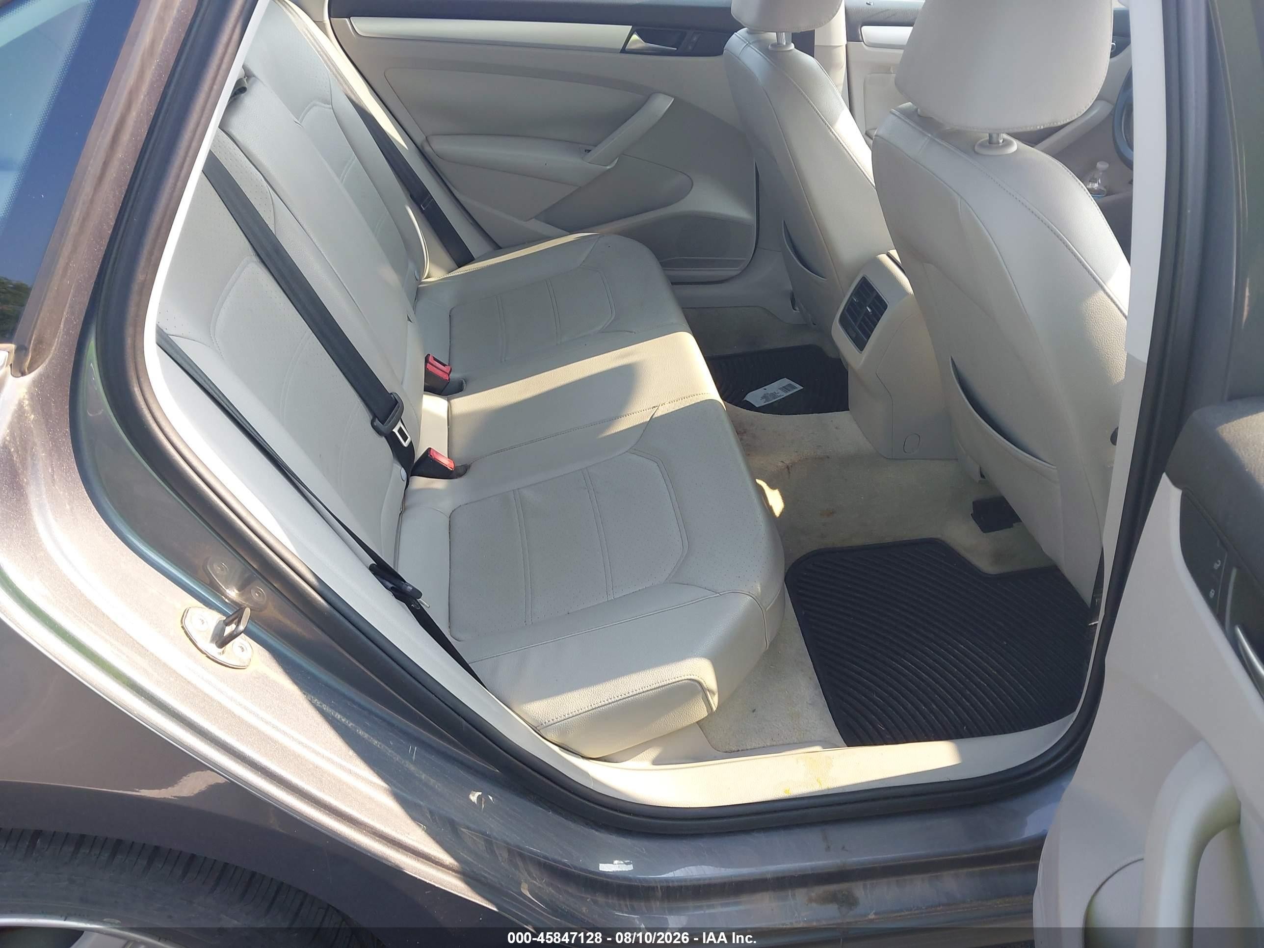 2013 Volkswagen Passat 2.0l Tdi Se Gray vin: 1VWBN7A31DC012753