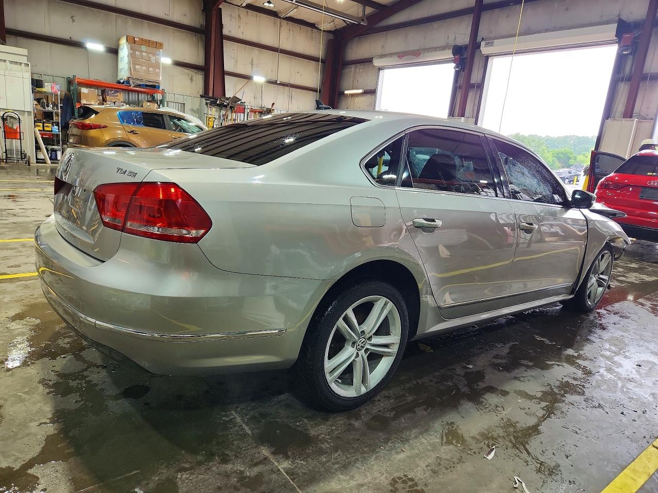 2013 Volkswagen Passat Se Серебряный vin: 1VWBN7A31DC073584