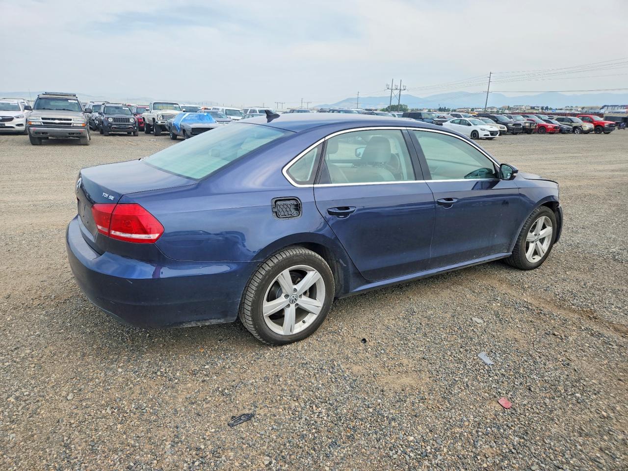 2013 Volkswagen Passat Se Blue vin: 1VWBN7A31DC119897