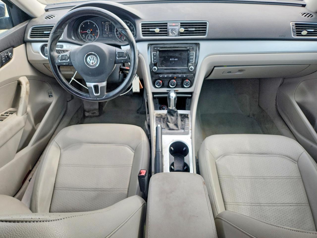 2013 Volkswagen Passat Se Blue vin: 1VWBN7A31DC119897