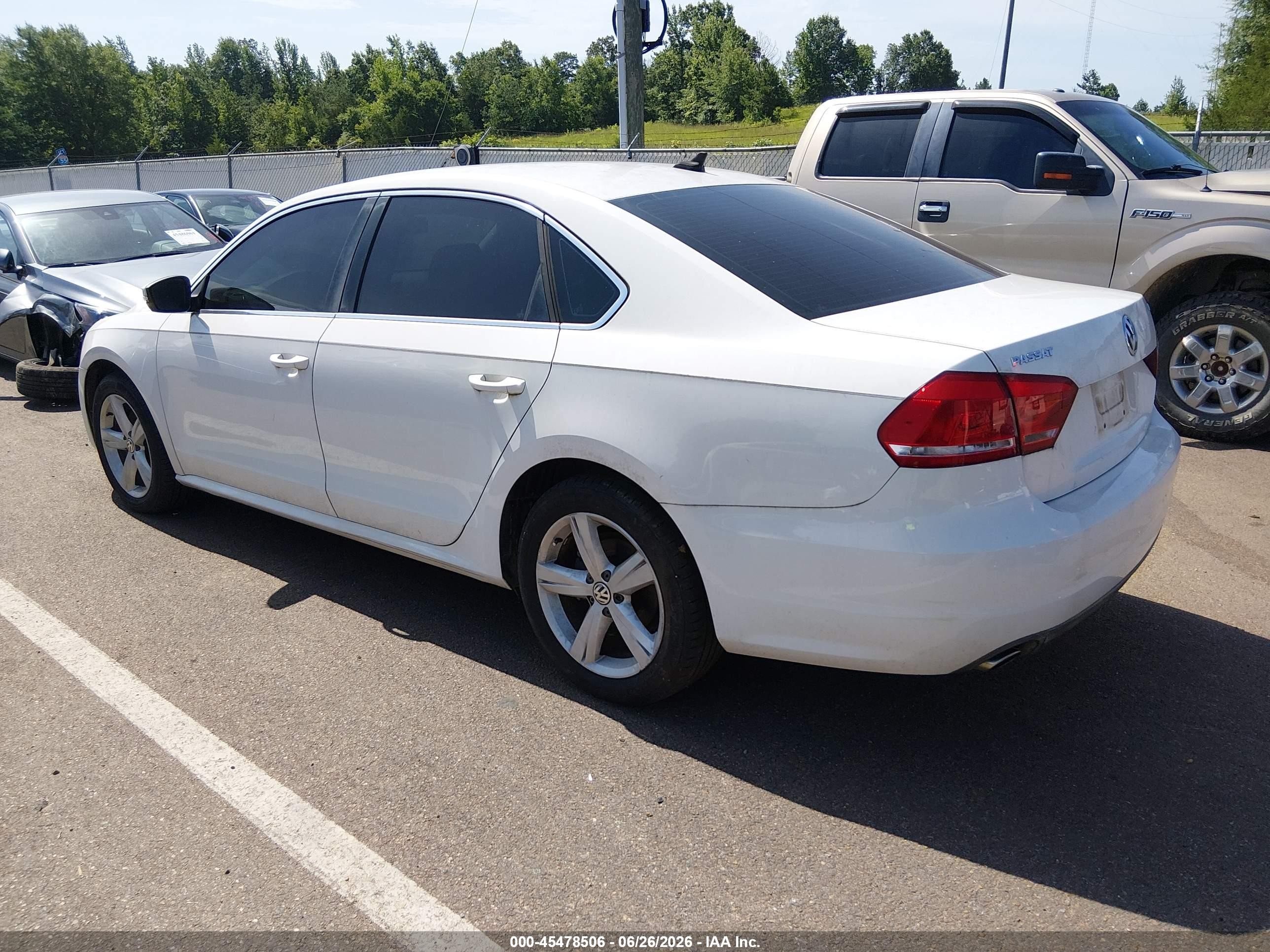 2013 Volkswagen Passat 2.0l Tdi Se White vin: 1VWBN7A31DC141012