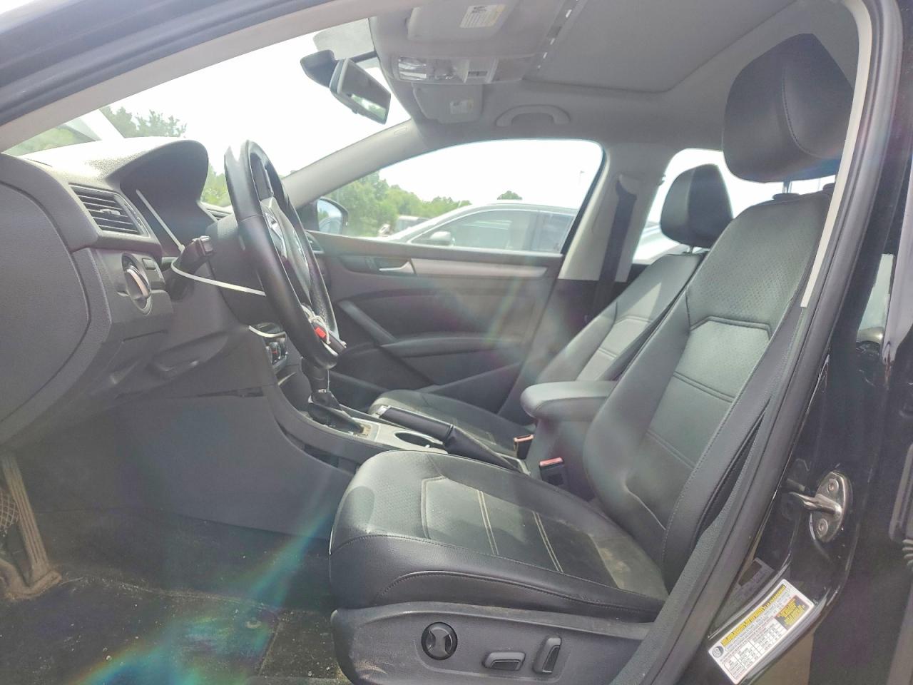 2014 Volkswagen Passat Se Black vin: 1VWBN7A31EC098910