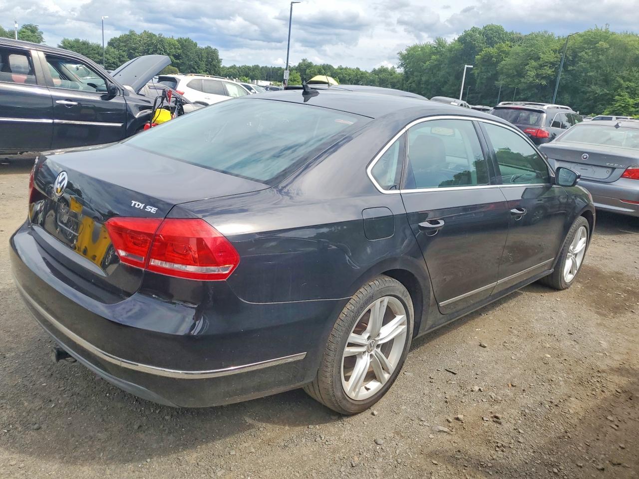 2014 Volkswagen Passat Se Black vin: 1VWBN7A31EC098910