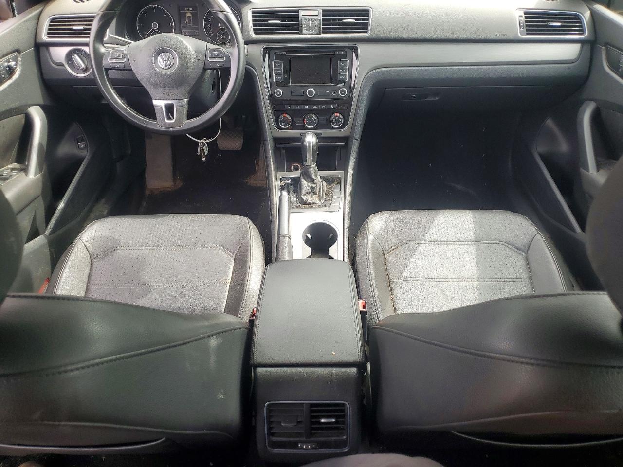 2014 Volkswagen Passat Se Black vin: 1VWBN7A31EC098910