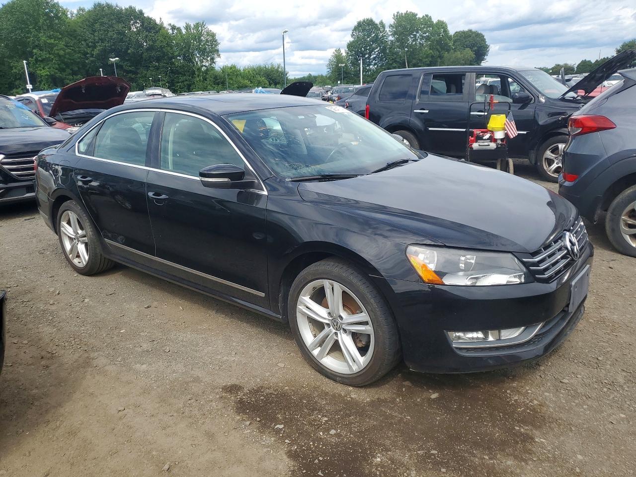 2014 Volkswagen Passat Se Black vin: 1VWBN7A31EC098910