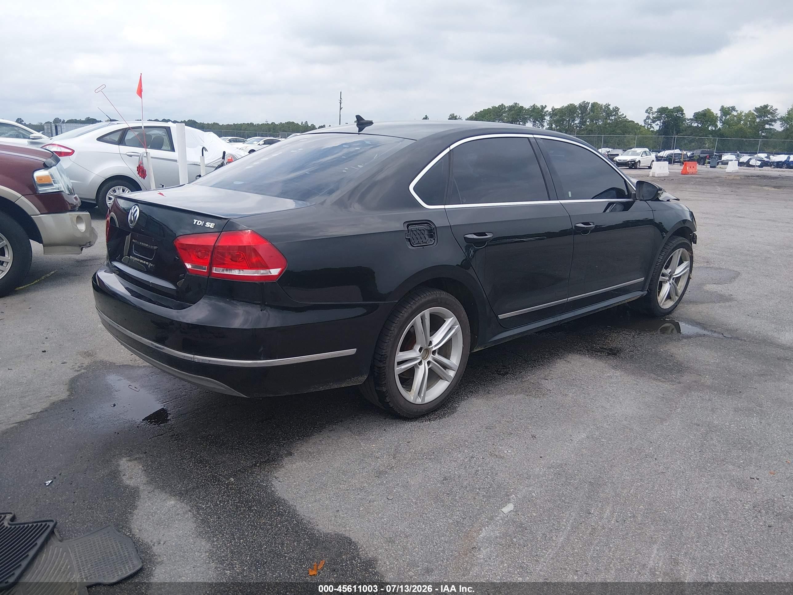 2012 Volkswagen Passat 2.0l Tdi Se Black vin: 1VWBN7A32CC038647