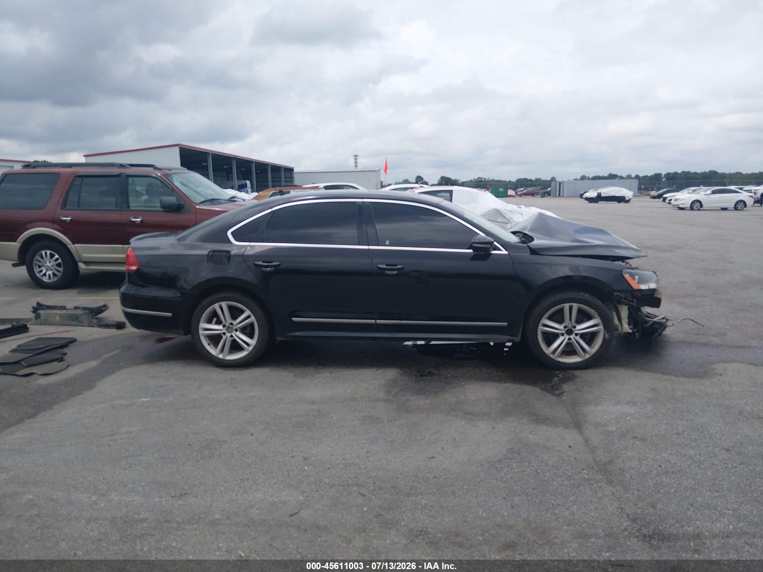 2012 Volkswagen Passat 2.0l Tdi Se Black vin: 1VWBN7A32CC038647