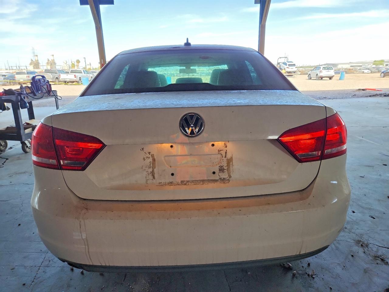2012 Volkswagen Passat Se White vin: 1VWBN7A32CC042827