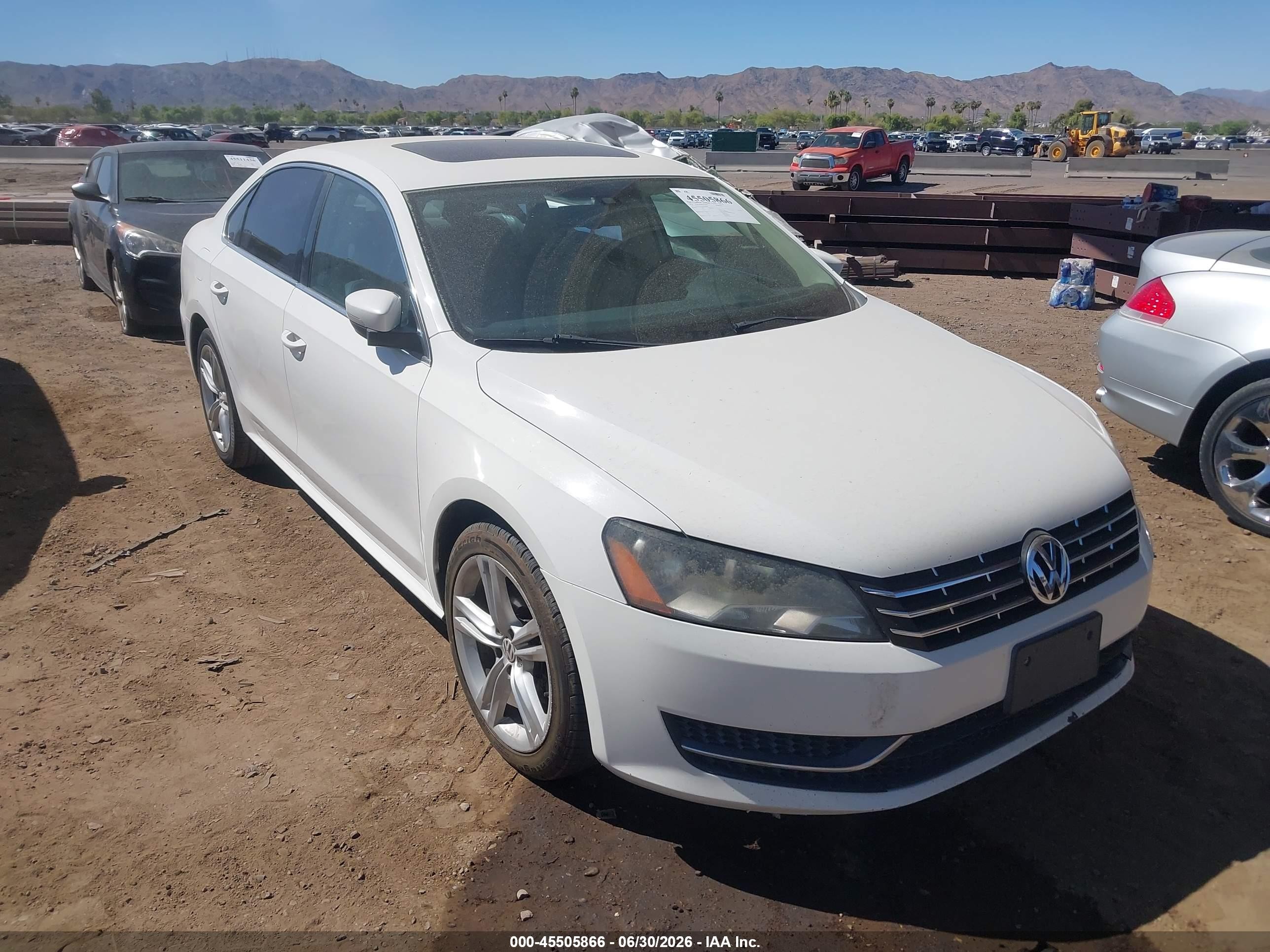 2014 Volkswagen Passat 2.0l Tdi Se White vin: 1VWBN7A32EC012844