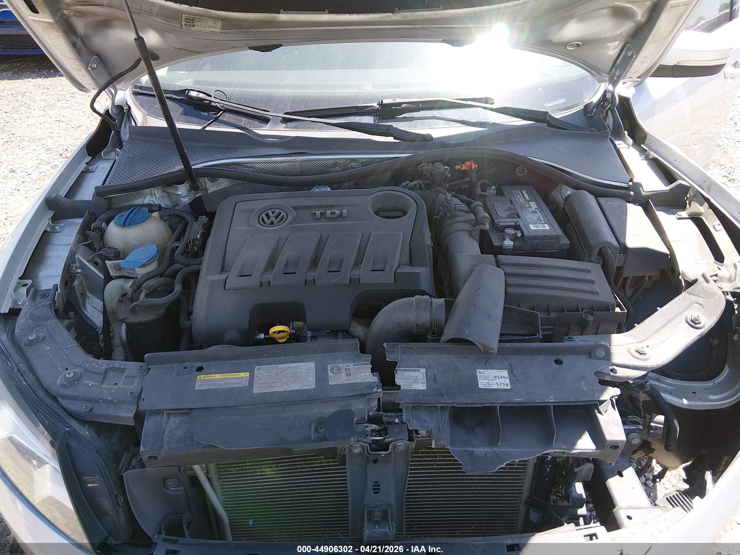 2014 Volkswagen Passat 2.0l Tdi Se Silver vin: 1VWBN7A32EC082148
