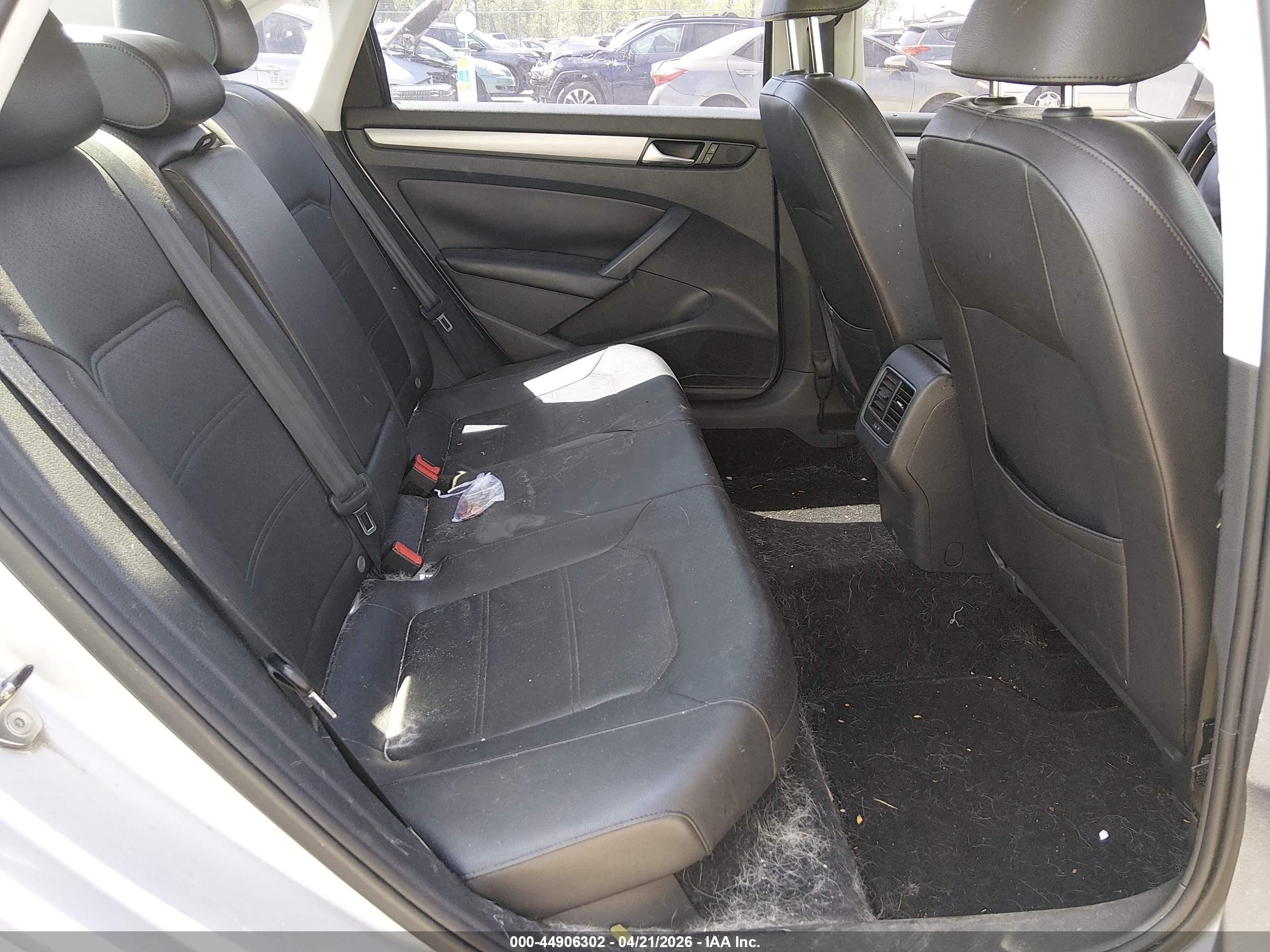 2014 Volkswagen Passat 2.0l Tdi Se Silver vin: 1VWBN7A32EC082148