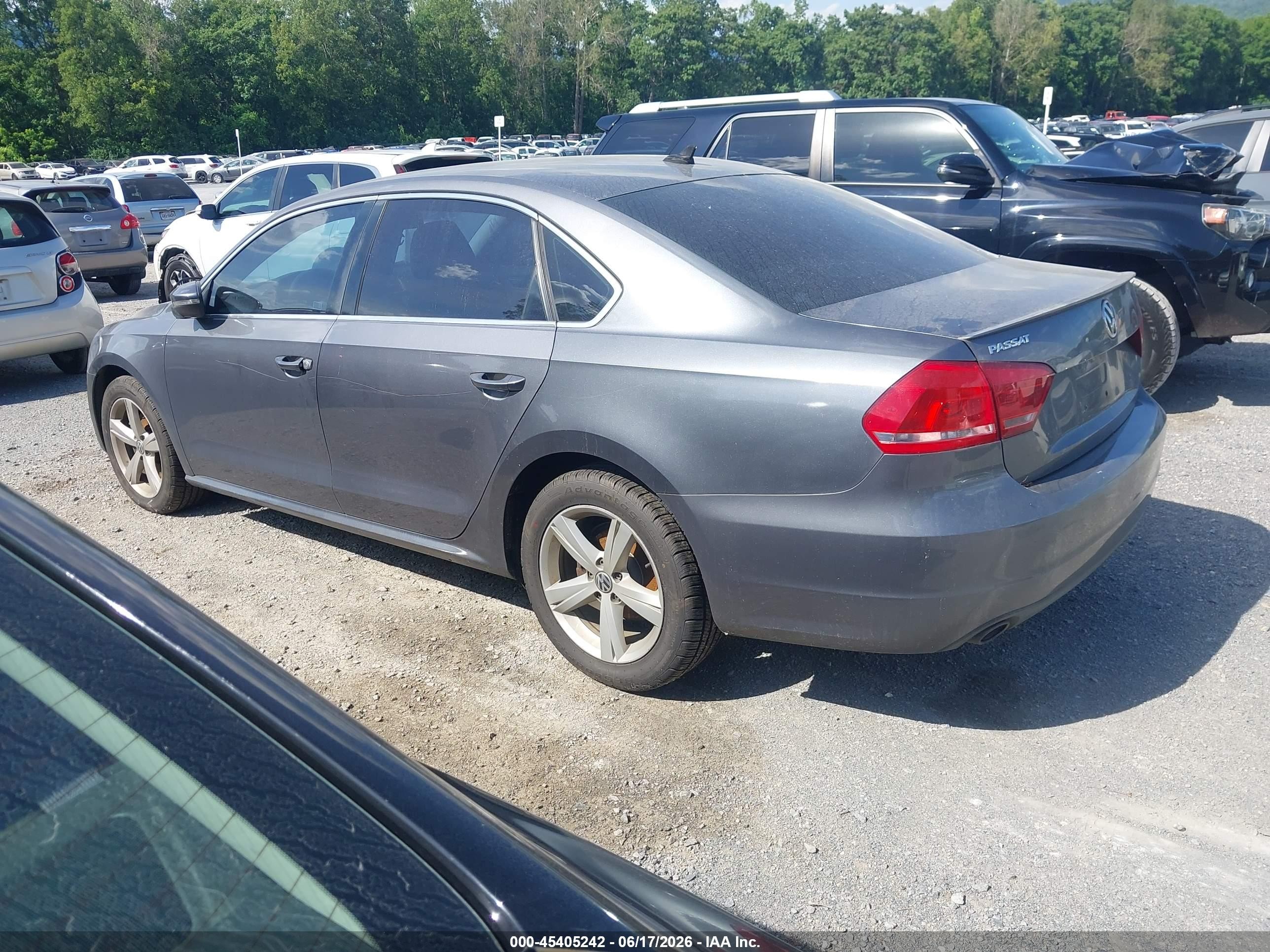 2012 Volkswagen Passat 2.0l Tdi Se Gray vin: 1VWBN7A33CC026331