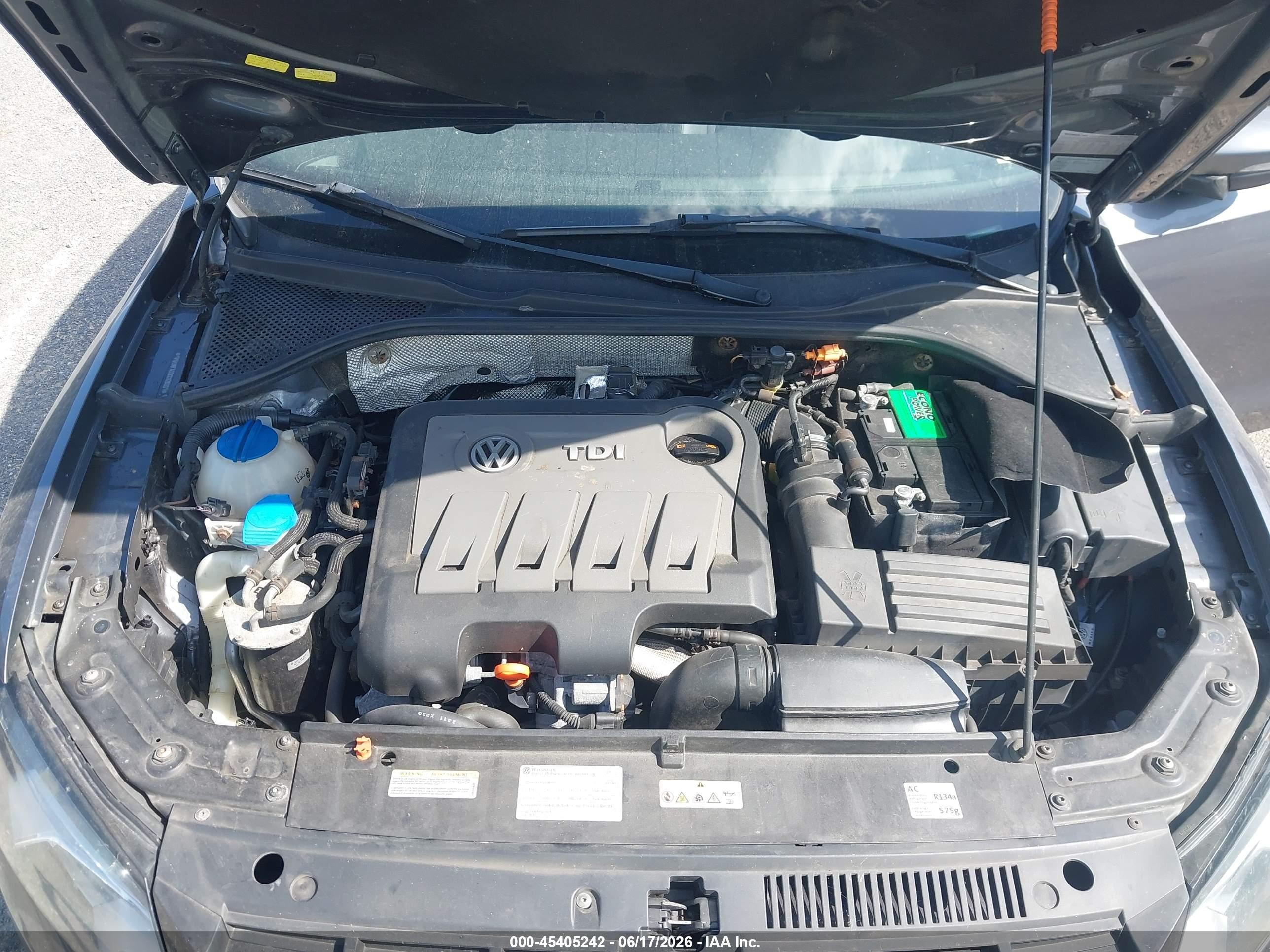2012 Volkswagen Passat 2.0l Tdi Se Gray vin: 1VWBN7A33CC026331
