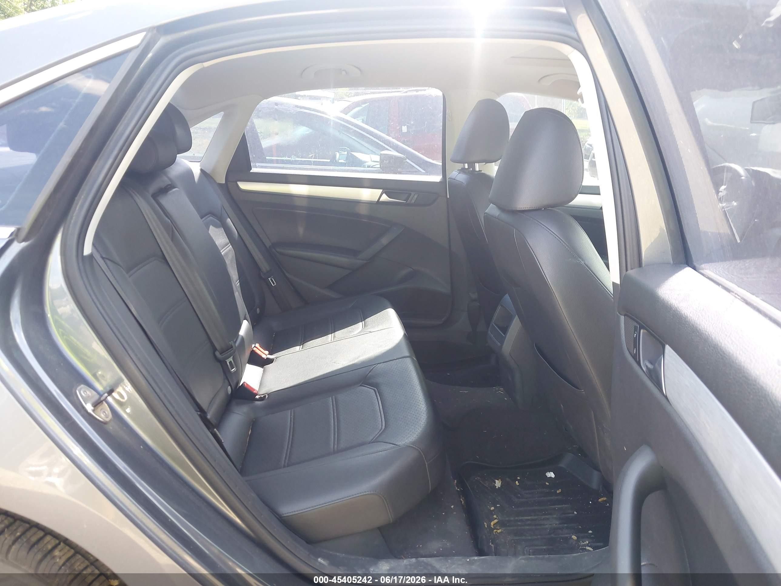 2012 Volkswagen Passat 2.0l Tdi Se Gray vin: 1VWBN7A33CC026331