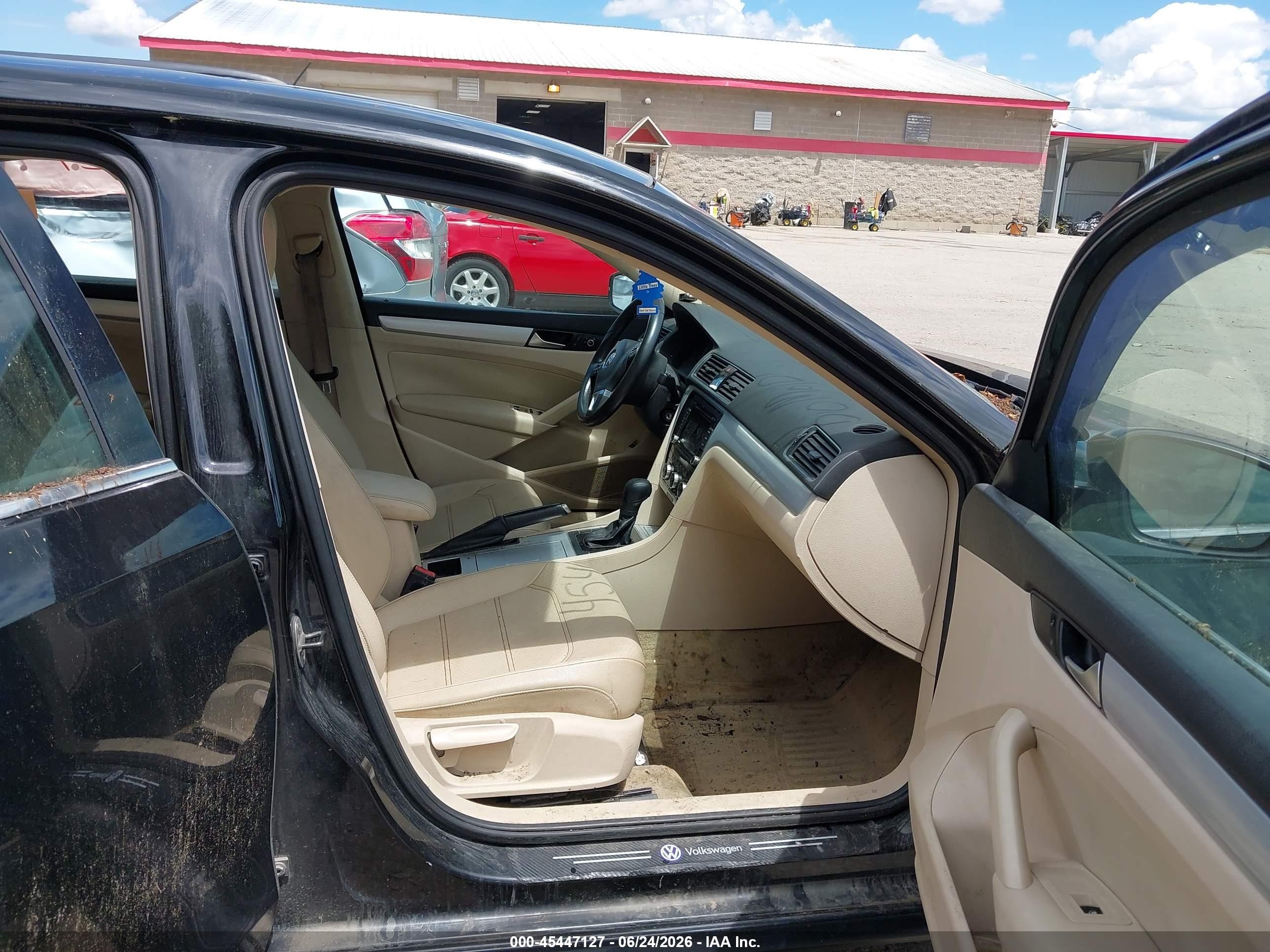 2012 Volkswagen Passat 2.0l Tdi Se Черный vin: 1VWBN7A33CC080468
