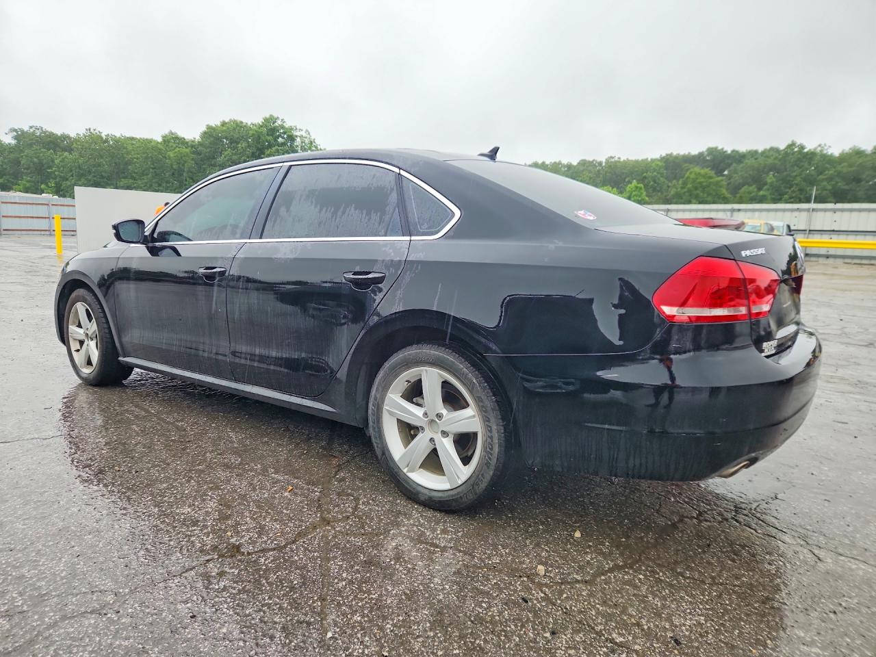 2013 Volkswagen Passat Se Black vin: 1VWBN7A33DC043079