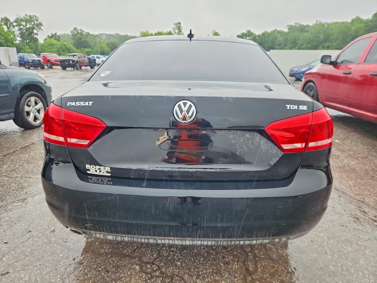 2013 Volkswagen Passat Se Black vin: 1VWBN7A33DC043079