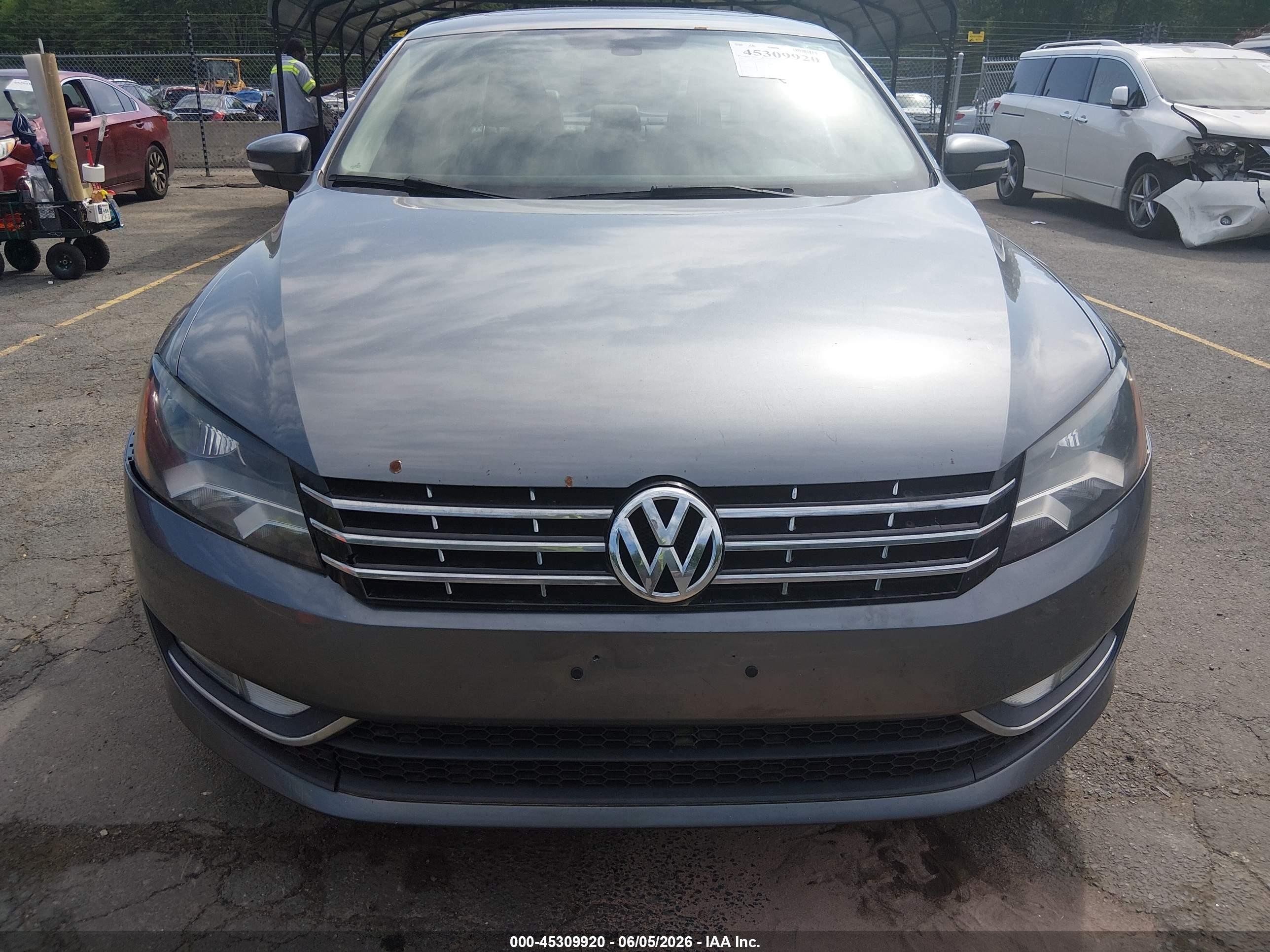 2013 Volkswagen Passat 2.0l Tdi Se Gray vin: 1VWBN7A33DC066491