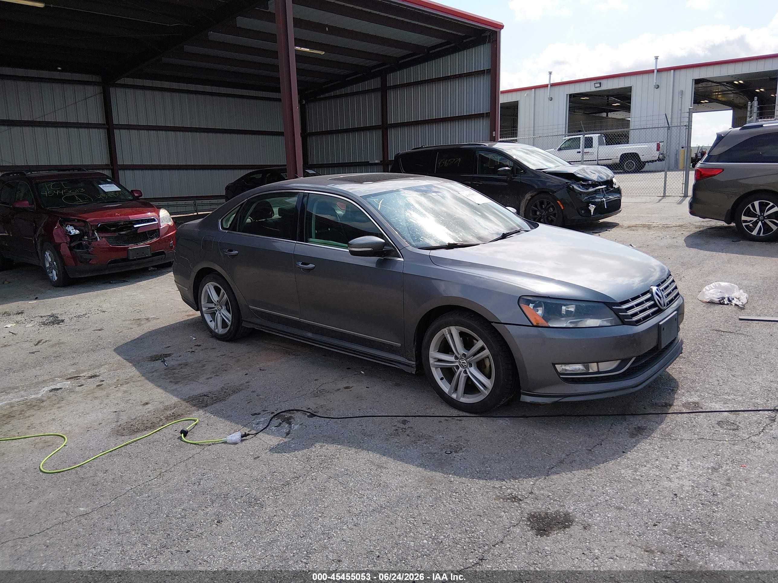 2013 Volkswagen Passat 2.0l Tdi Se Gray vin: 1VWBN7A33DC087566