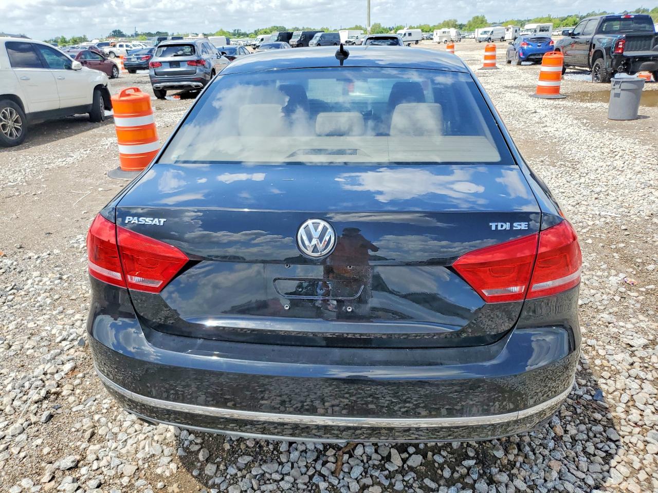 2013 Volkswagen Passat Se Black vin: 1VWBN7A33DC111610