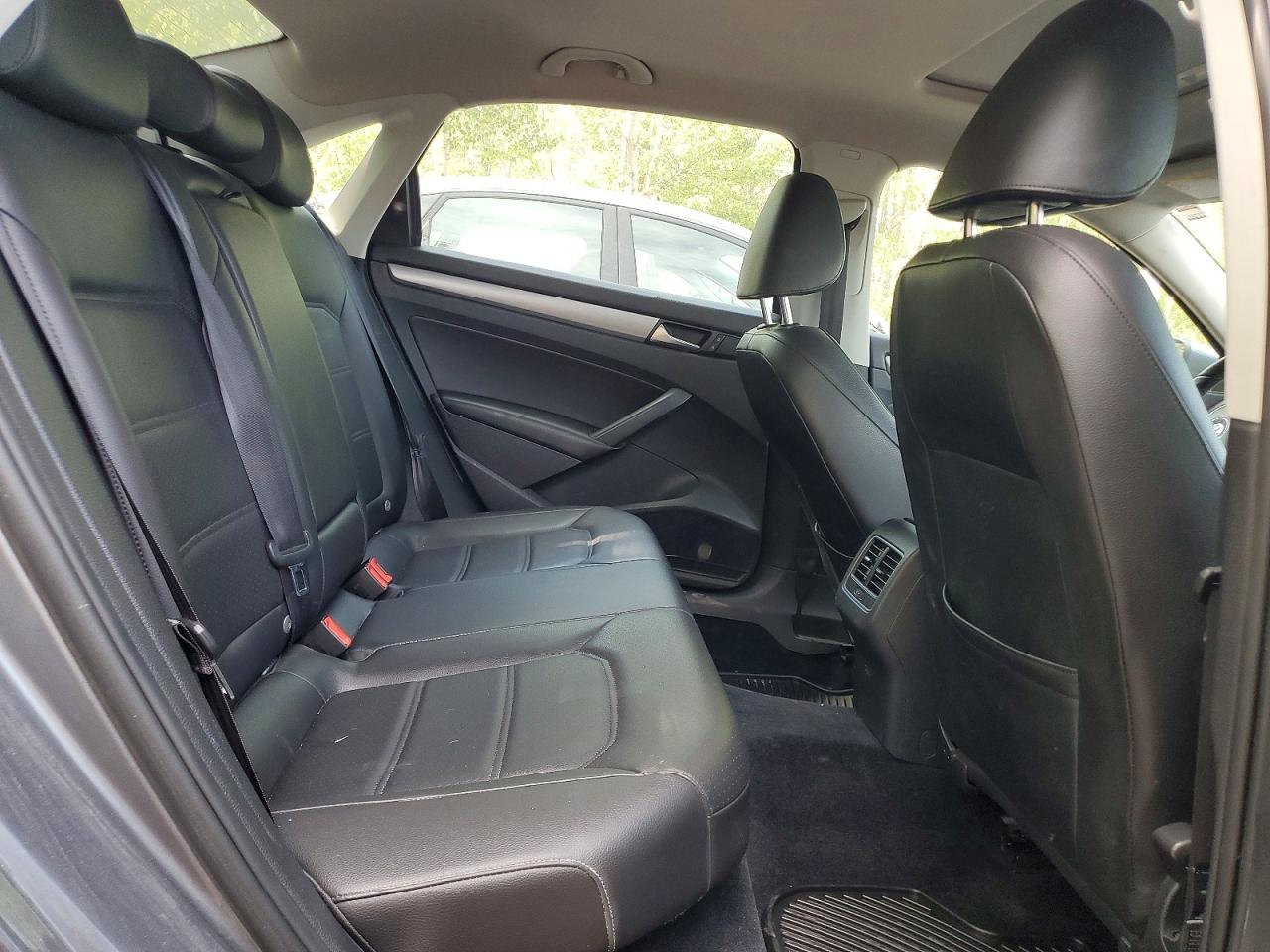 2014 Volkswagen Passat Se Gray vin: 1VWBN7A33EC016286