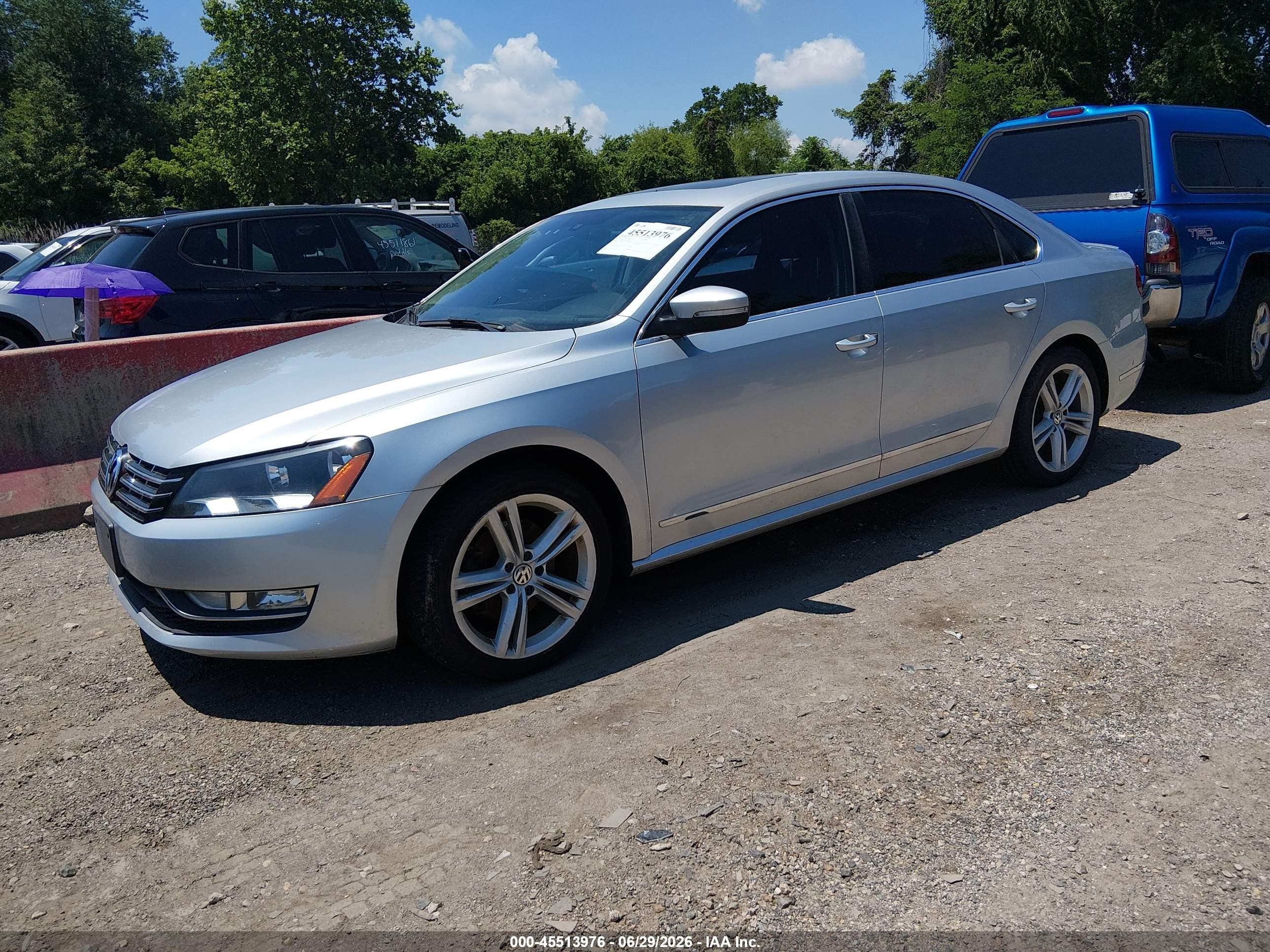 2014 Volkswagen Passat 2.0l Tdi Se Silver vin: 1VWBN7A33EC035016