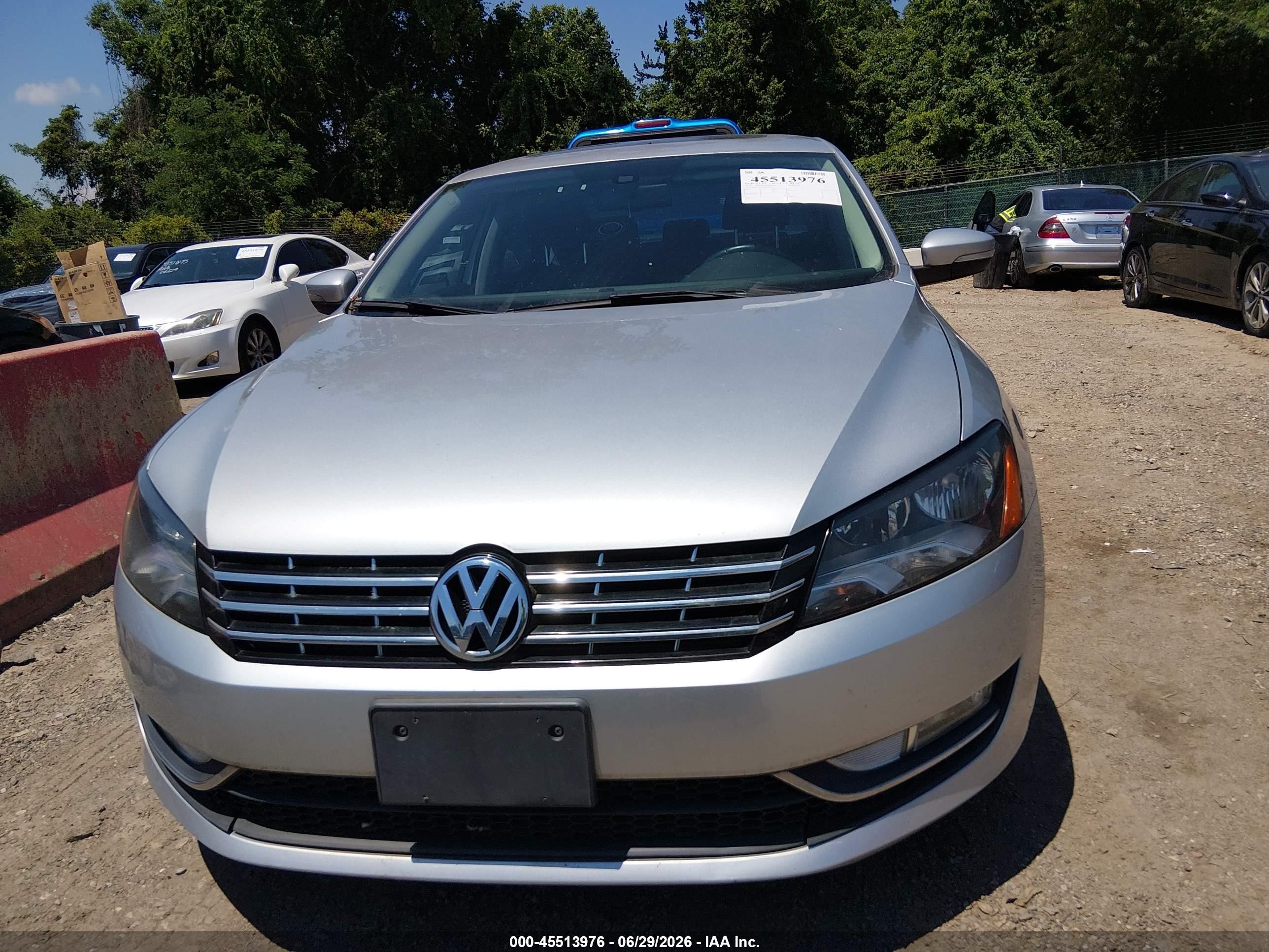 2014 Volkswagen Passat 2.0l Tdi Se Silver vin: 1VWBN7A33EC035016