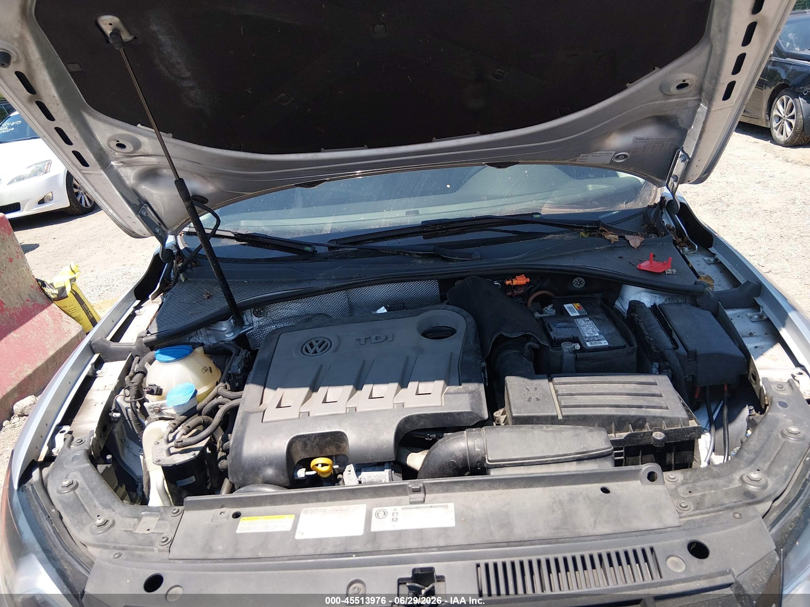 2014 Volkswagen Passat 2.0l Tdi Se Silver vin: 1VWBN7A33EC035016