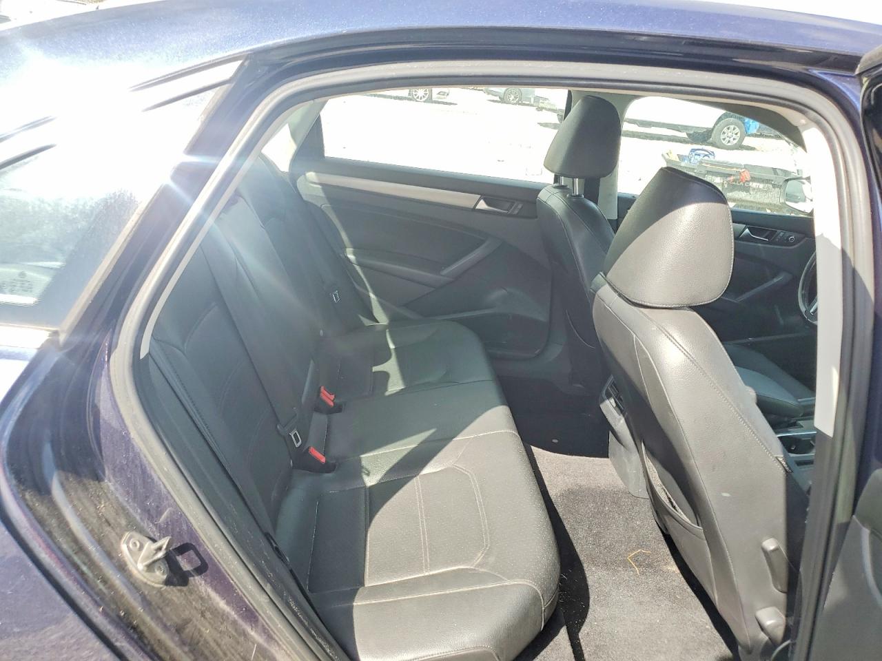 2014 Volkswagen Passat Se Blue vin: 1VWBN7A33EC057159
