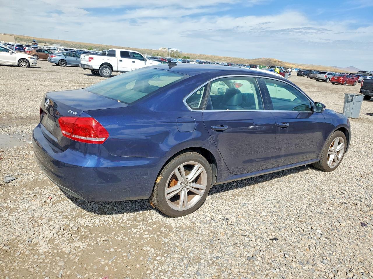 2014 Volkswagen Passat Se Blue vin: 1VWBN7A33EC057159